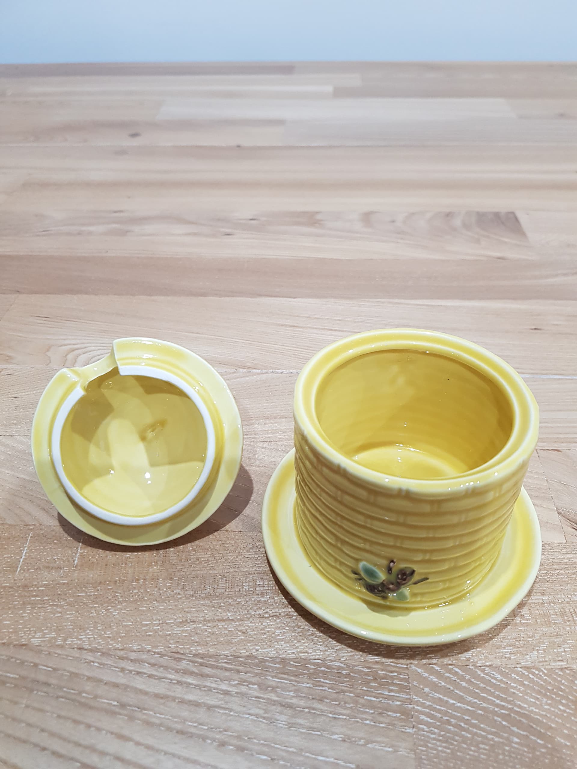 Sugar Bowl Beehive, yellow, porcelain, Goebel, Germany, 1970s. - 361563