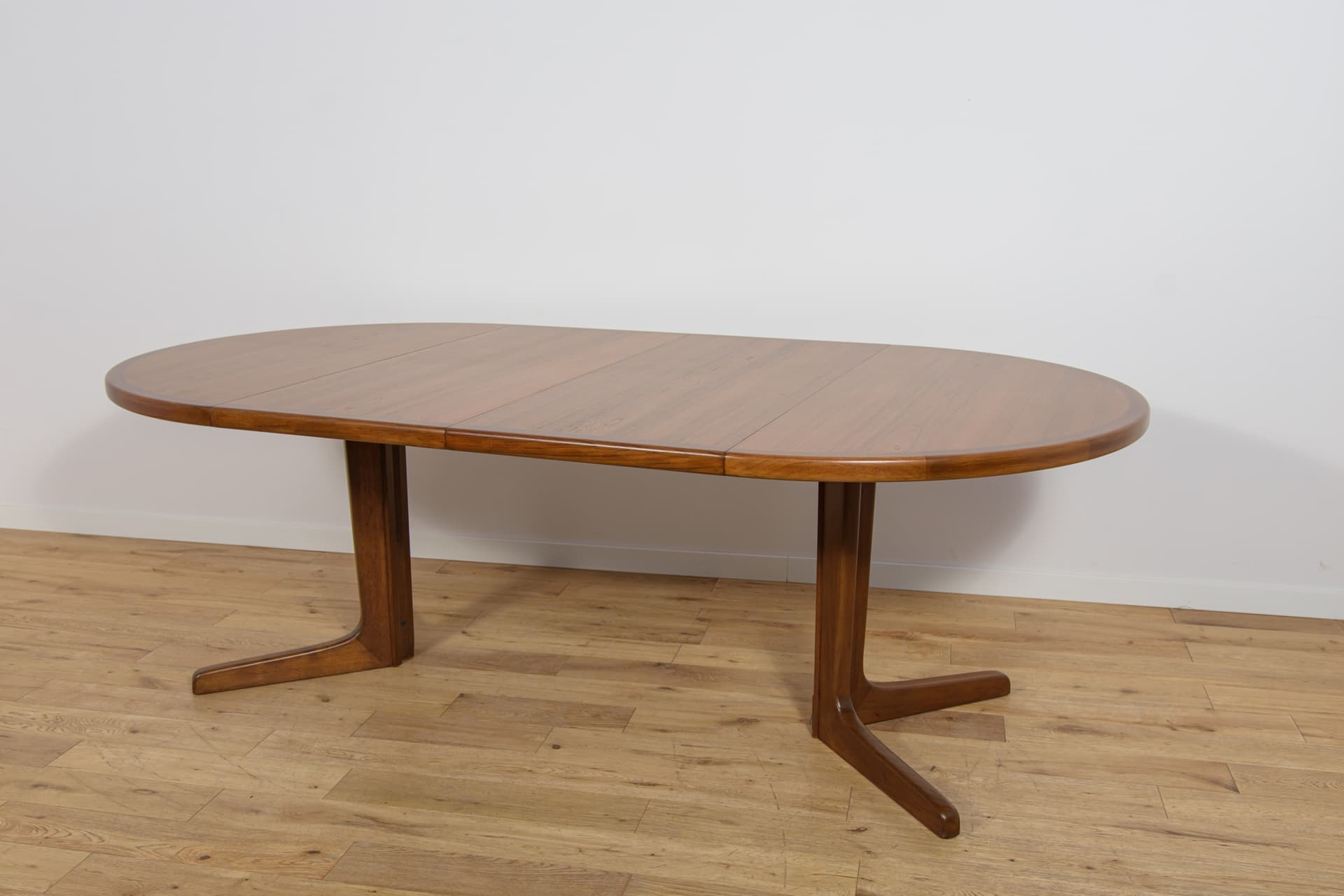 Stół okrągły rozkładany, teak brązowy, Dania, lata 60. - 361766