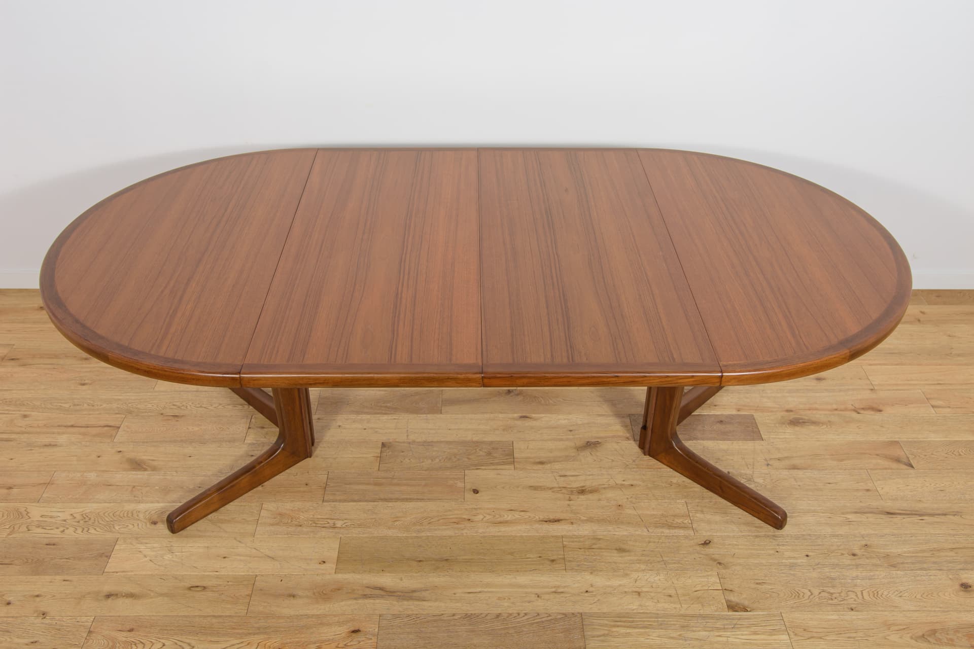 Stół okrągły rozkładany, teak brązowy, Dania, lata 60. - 361765