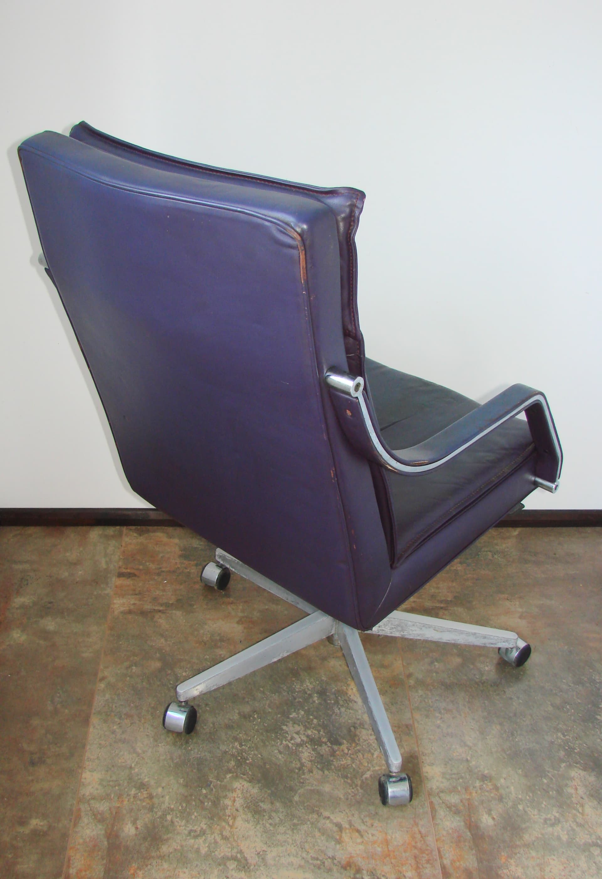 Fotel obrotowy, skóra fioletowa, aluminium, proj. R. B. Glatzel, Walter Knoll, Niemcy, lata 80. - 361935