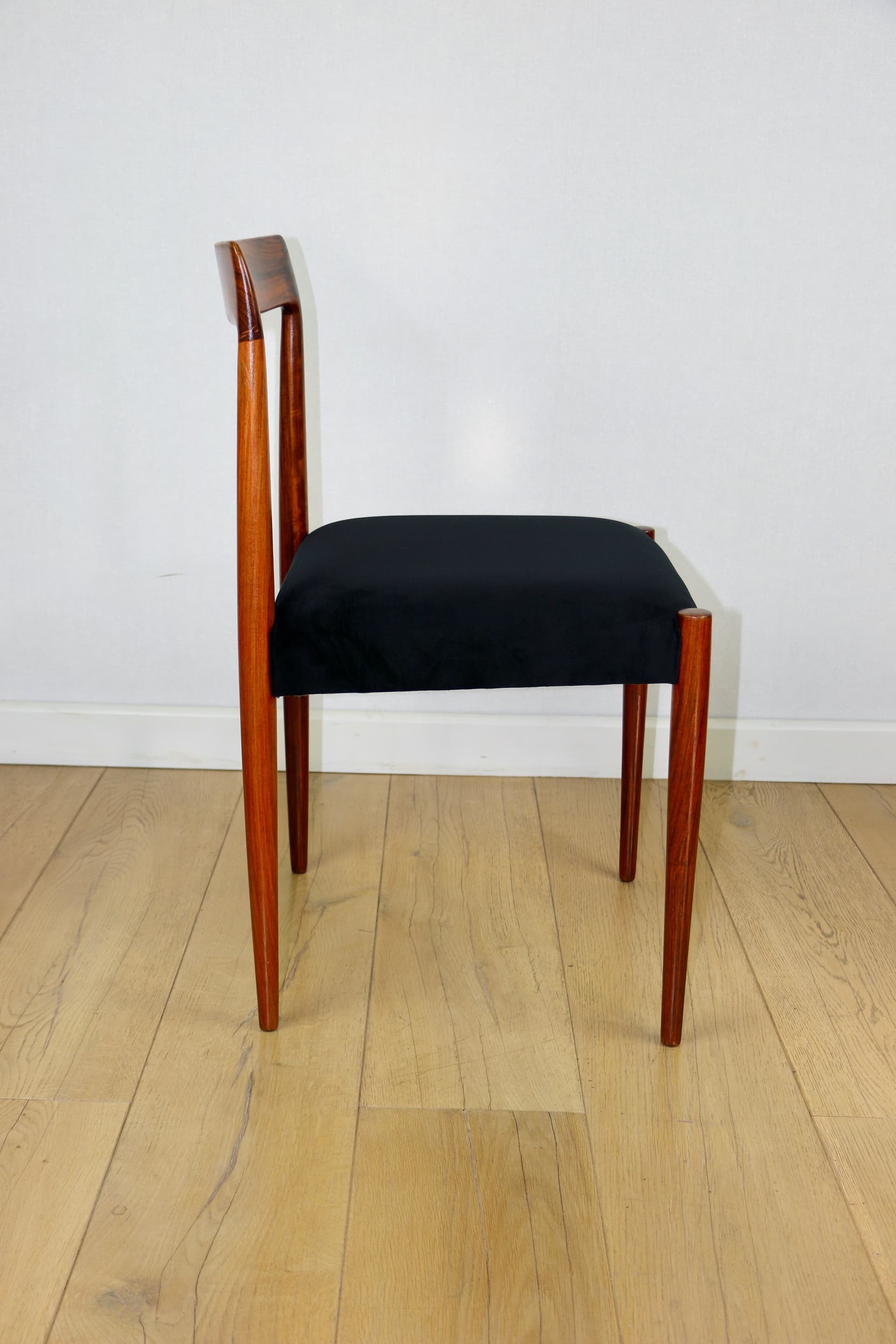 Set of four chairs, black velvet, walnut, Germany, 1970s. - 362013