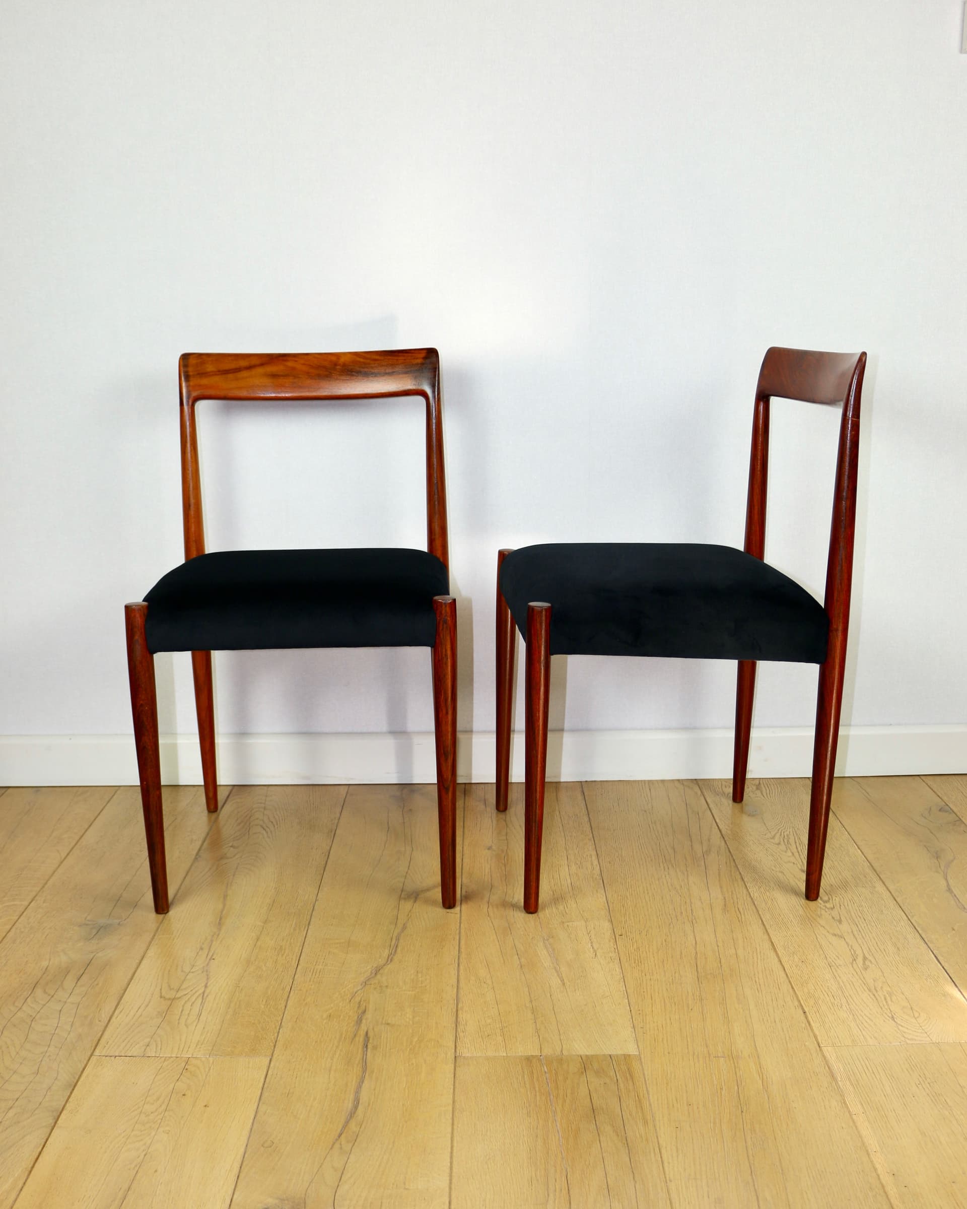 Set of four chairs, black velvet, walnut, Germany, 1970s. - 362002