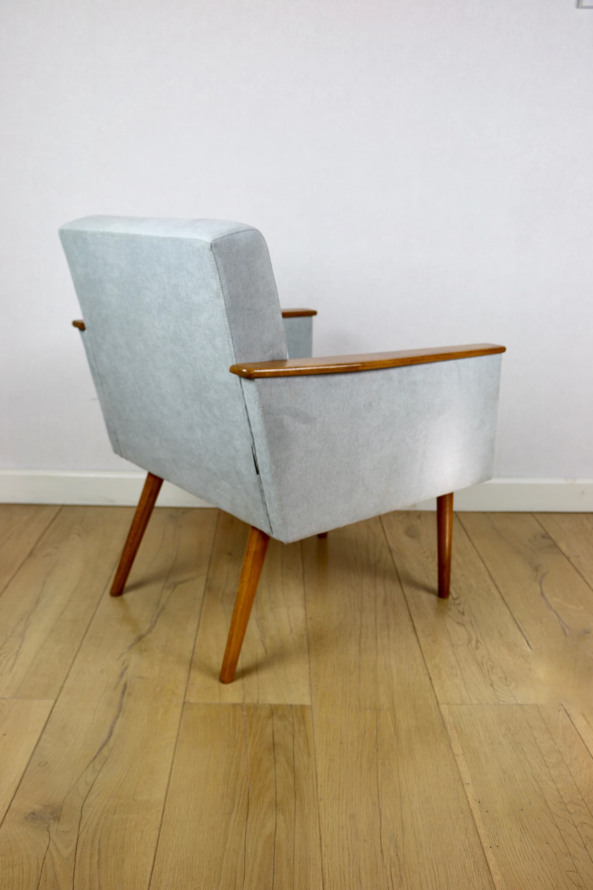 Fotel Art déco, tkanina niebieska, drewno brązowe, Polska, lata 70. - 362036
