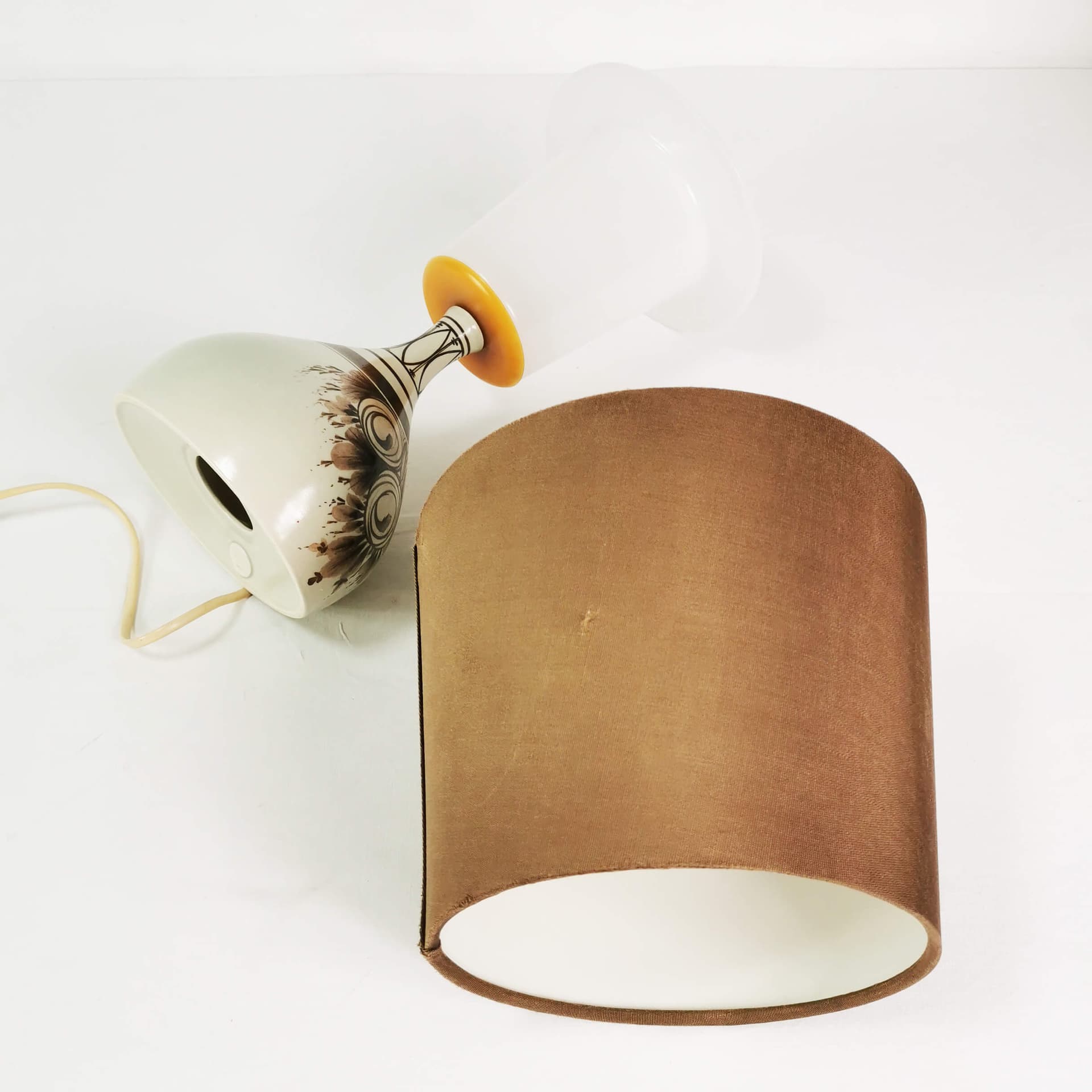 Table lamp Mid Century, white ceramic, brown fabric, by B. Wiinblad, Rosenthal, Germany, 1960s. - 362126
