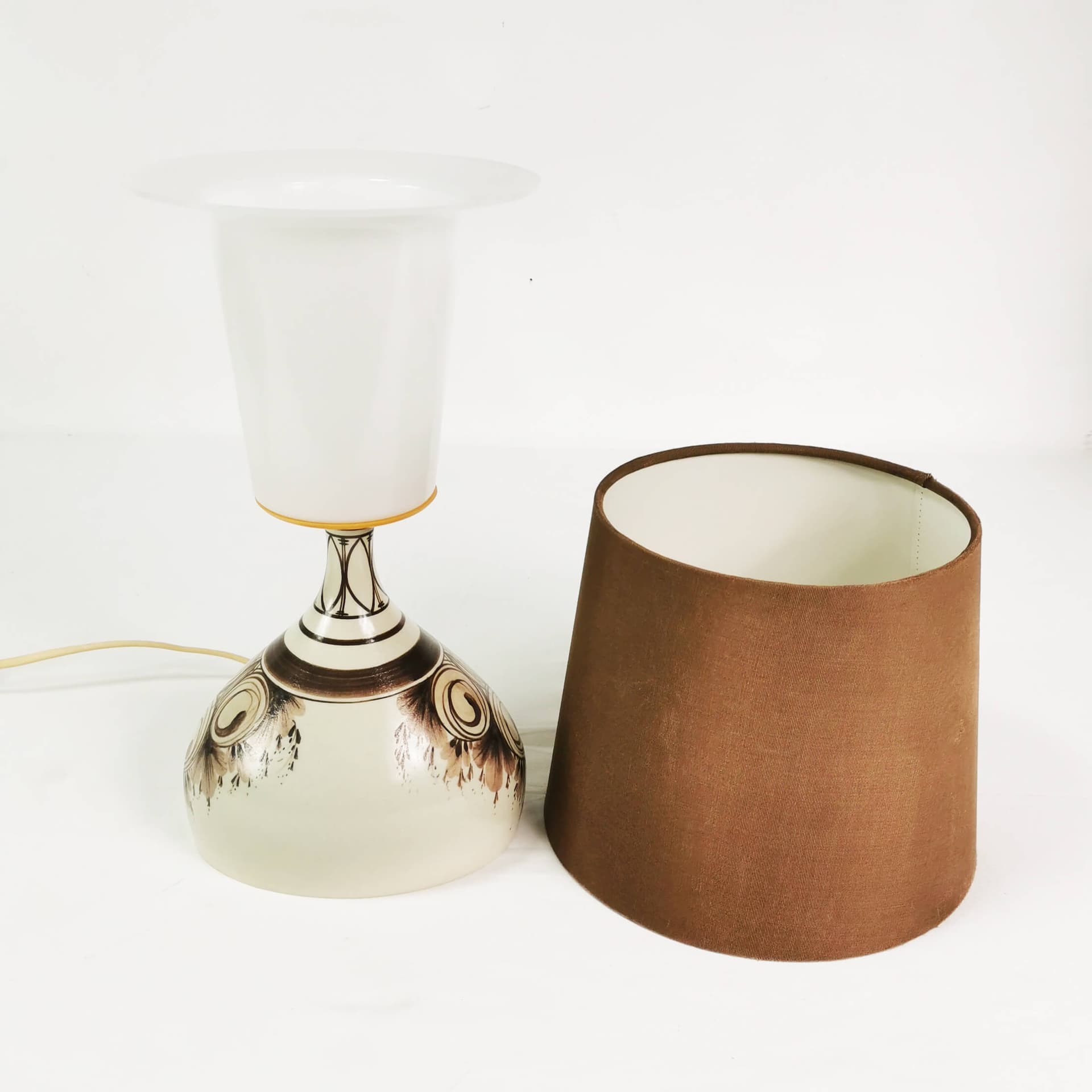 Table lamp Mid Century, white ceramic, brown fabric, by B. Wiinblad, Rosenthal, Germany, 1960s. - 362125
