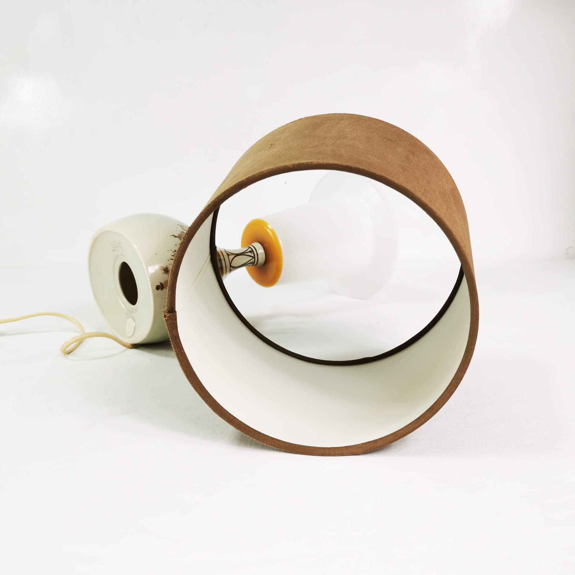 Table lamp Mid Century, white ceramic, brown fabric, by B. Wiinblad, Rosenthal, Germany, 1960s. - 362127