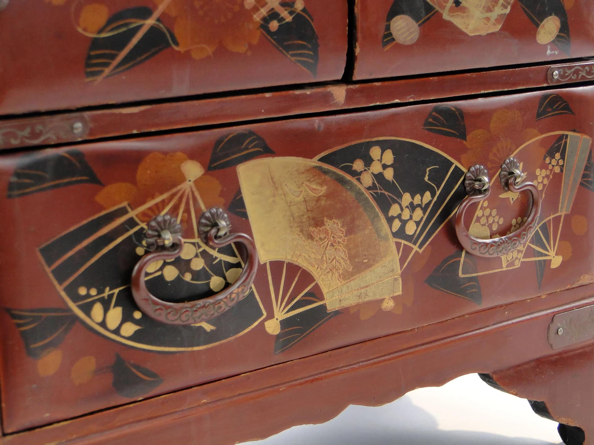 Sepet orientalny, brąz ciemny, drewno lakowane, Japonia, początek XX w. - 26673