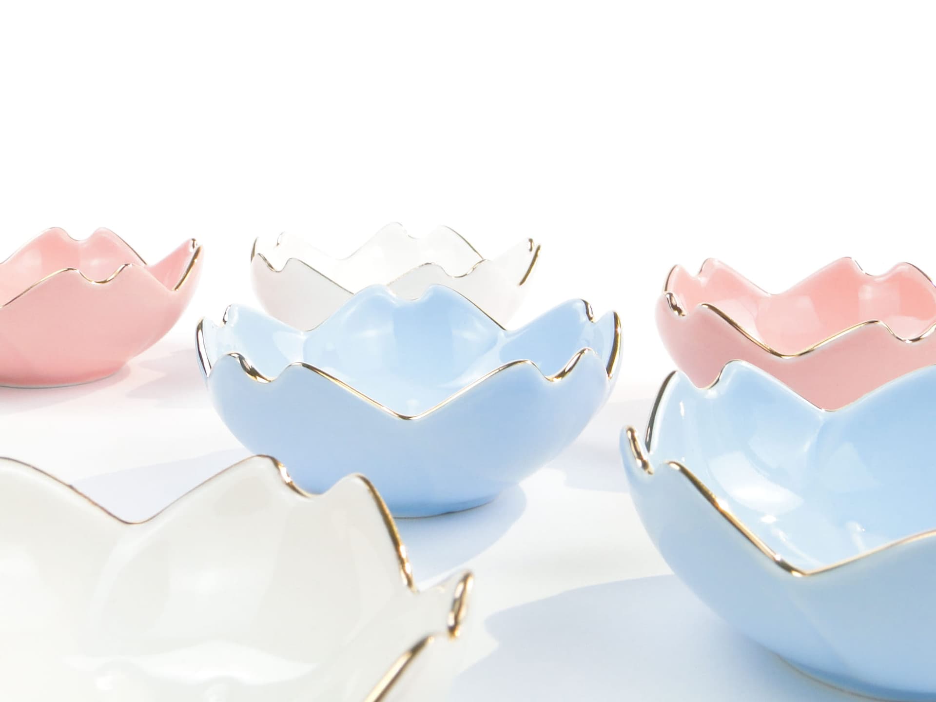 Set of Six Water Lily Bowls, white blue pink gold, porcelain, 1960s. - 362393