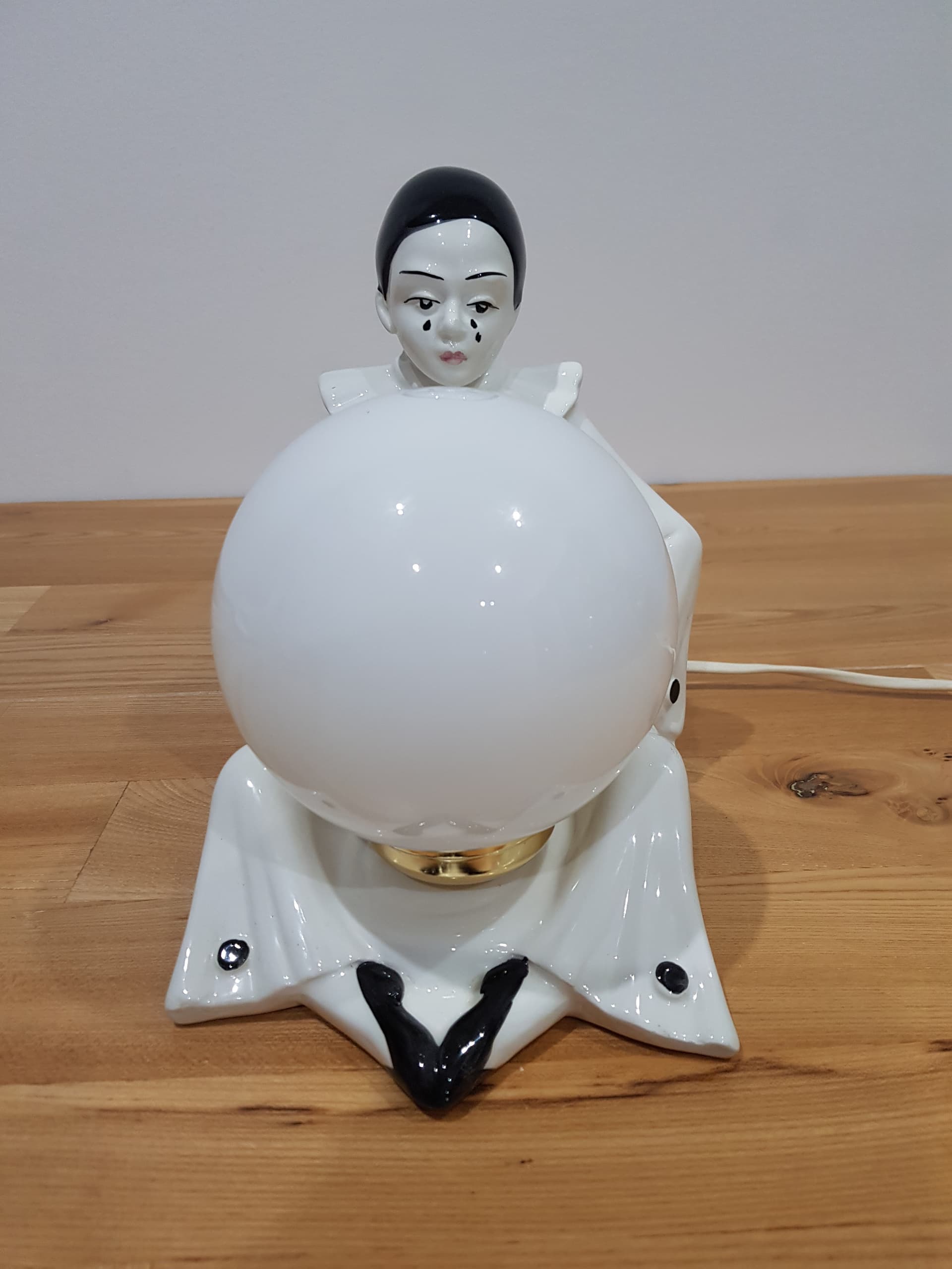 Lampa stołowa Pierrot, ceramika biała, szkło, Cer. Tolio Roselio, Włochy, lata 70. - 362484