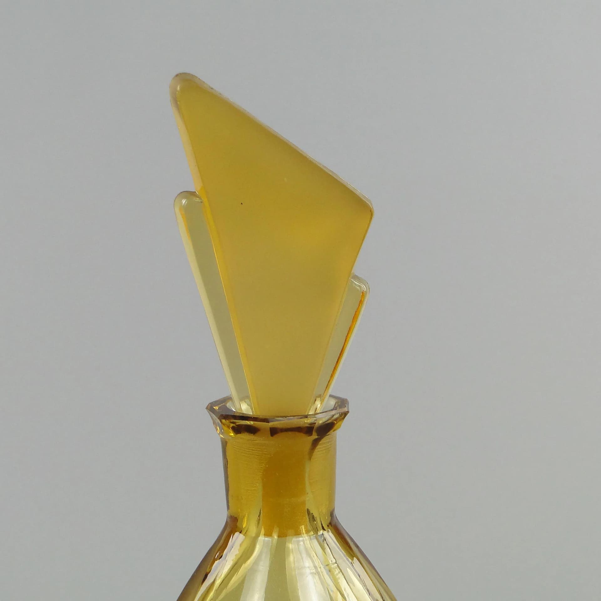 Karafka Kłos, Art Deco, szkło żółty, Niemen, Polska, lata 30. - 26661