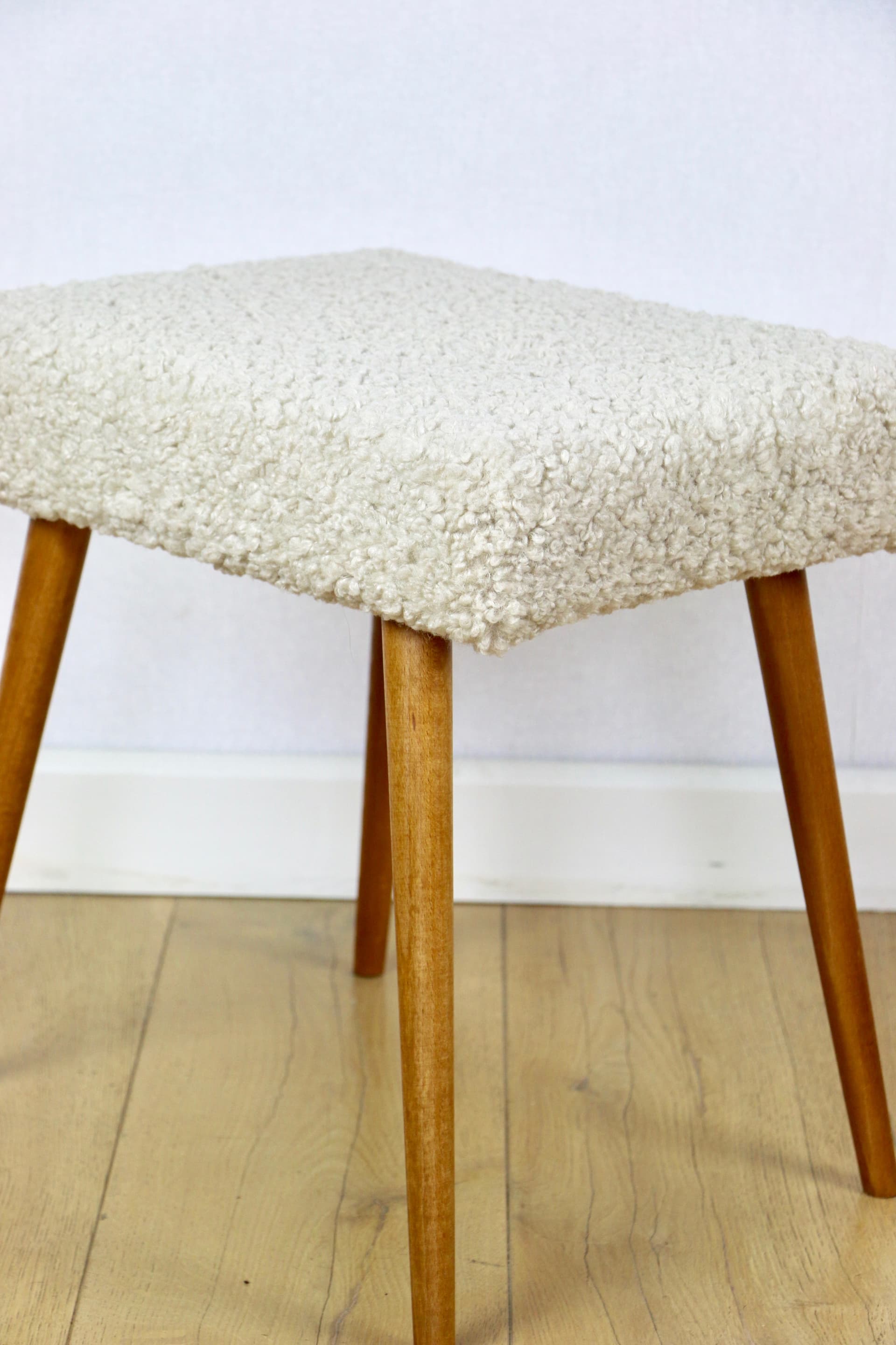 Stool, beige bouclé, natural beech, 1970s - 362628