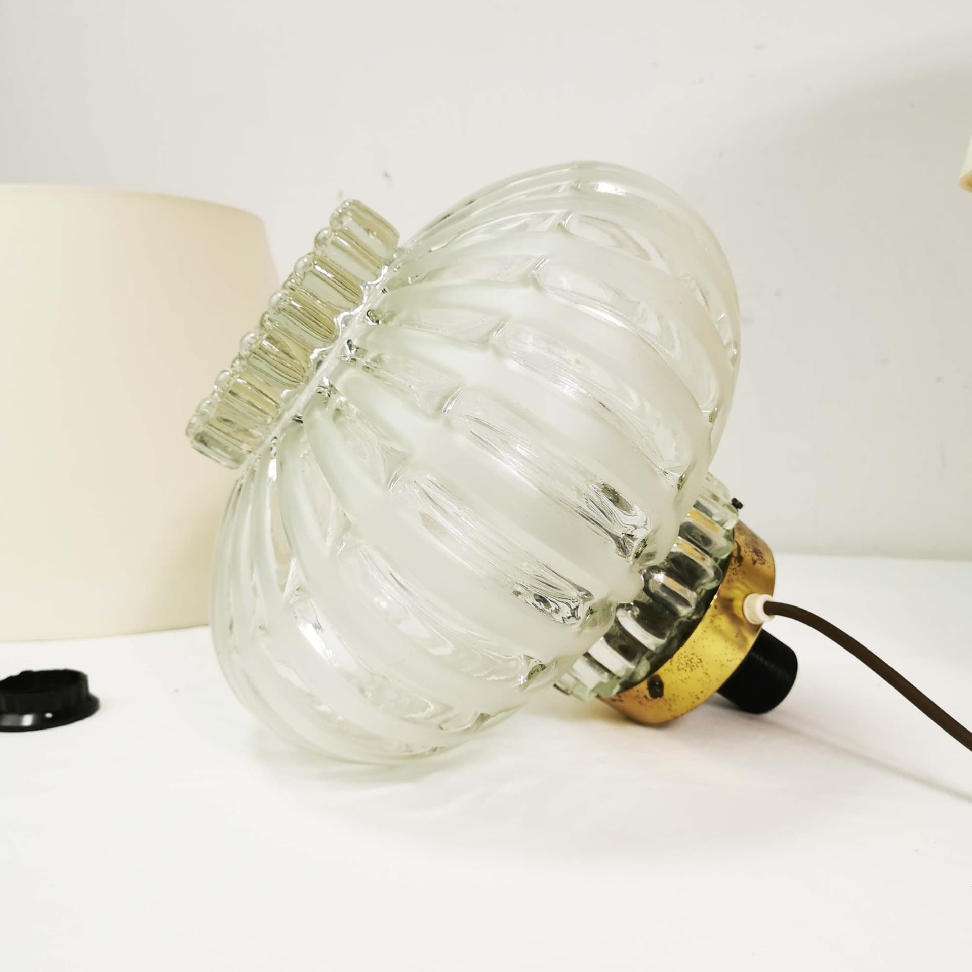 Pair of table lamps Art Deco, transparent glass, golden brass, white fabric, Germany, 1960s. - 362786