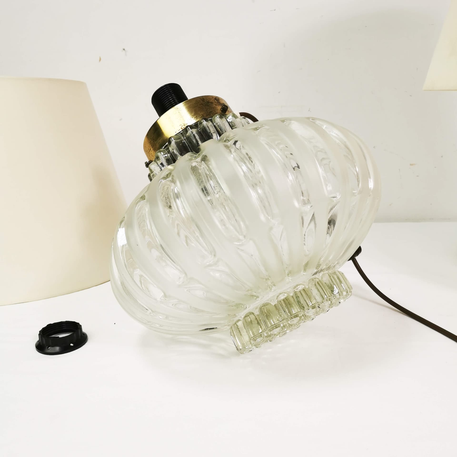 Pair of table lamps Art Deco, transparent glass, golden brass, white fabric, Germany, 1960s. - 362781