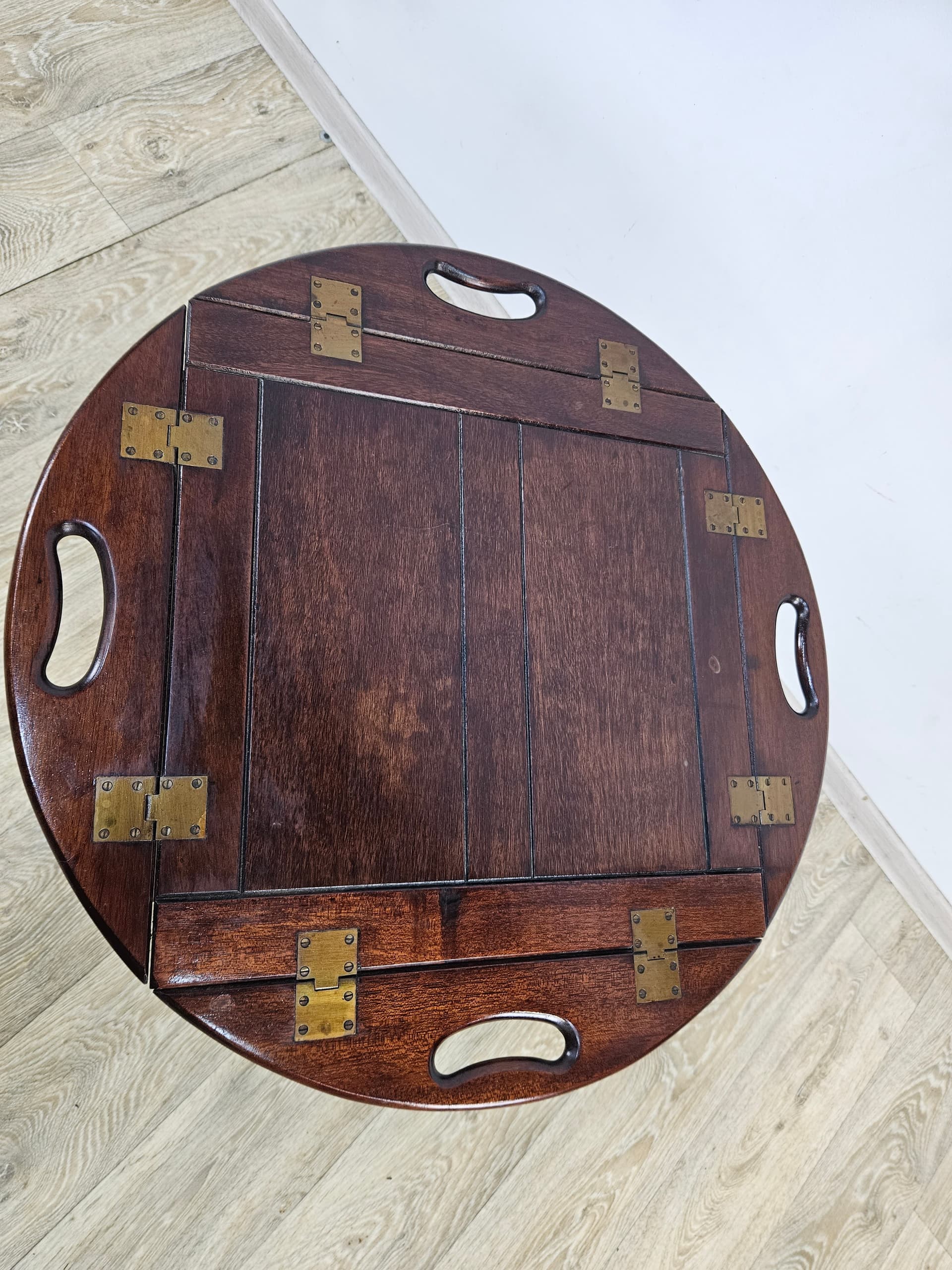 Butler's Tray Table, brown mahogany, gold brass, United Kingdom, 1970s. - 362794