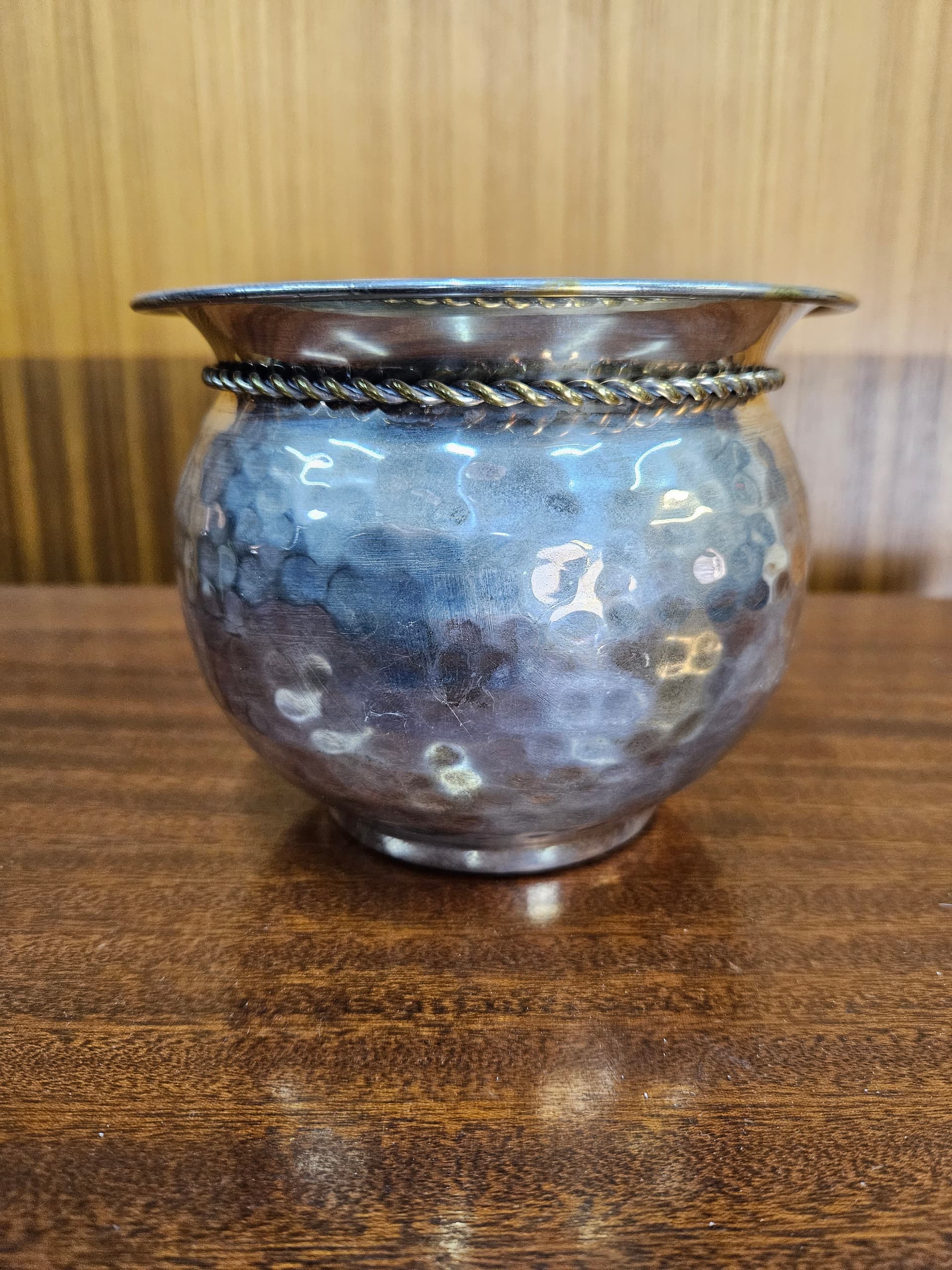Osłonka na doniczkę, srebrny, mosiądz platerowany srebrem, Włochy, lata 70. - 363082