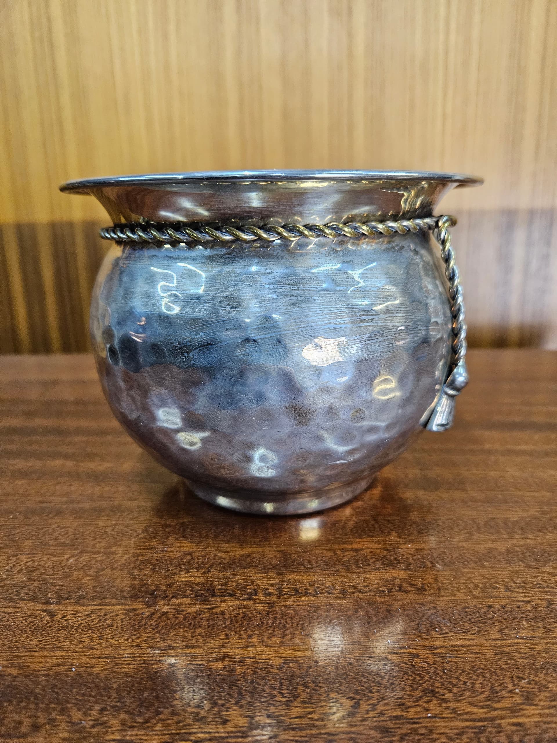 Osłonka na doniczkę, srebrny, mosiądz platerowany srebrem, Włochy, lata 70. - 363081
