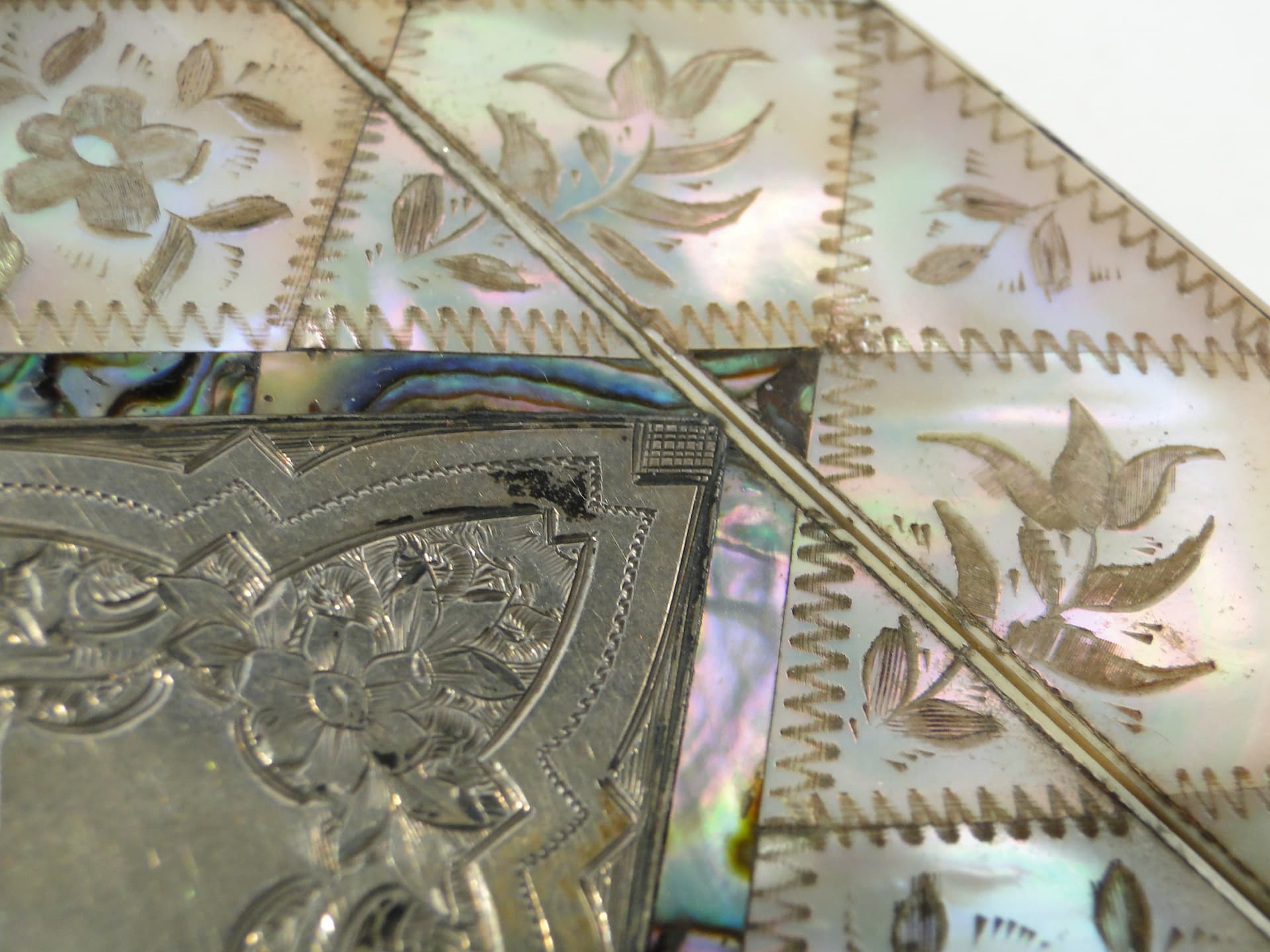 Etui na wizytówki, macica perłowa biała, srebro, Wielka Brytania, XIX w. - 363192
