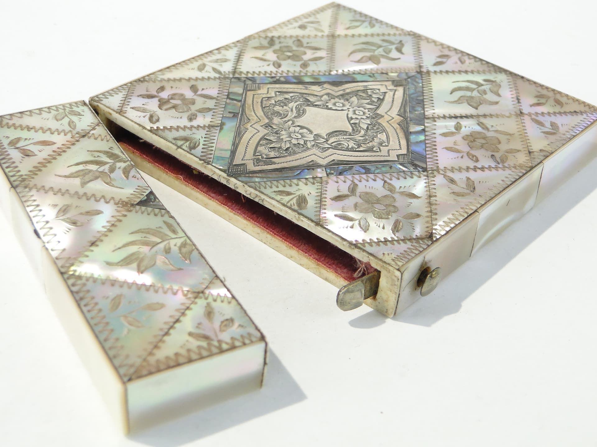 Etui na wizytówki, macica perłowa biała, srebro, Wielka Brytania, XIX w. - 363198