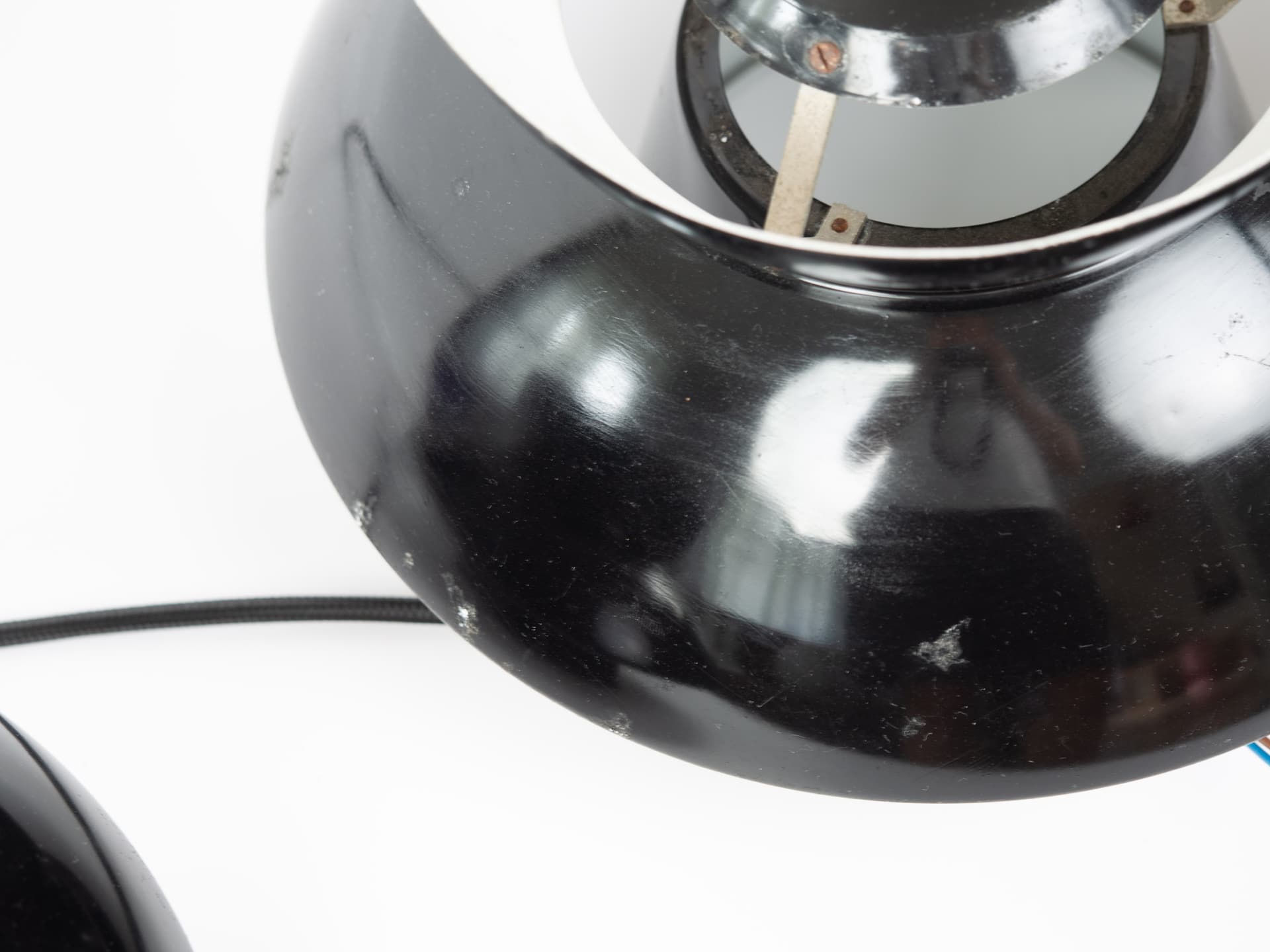 Para lamp wiszących Doo Wop, metal czarny złoty biały, Louis Poulsen, Dania, lata 50. - 363271