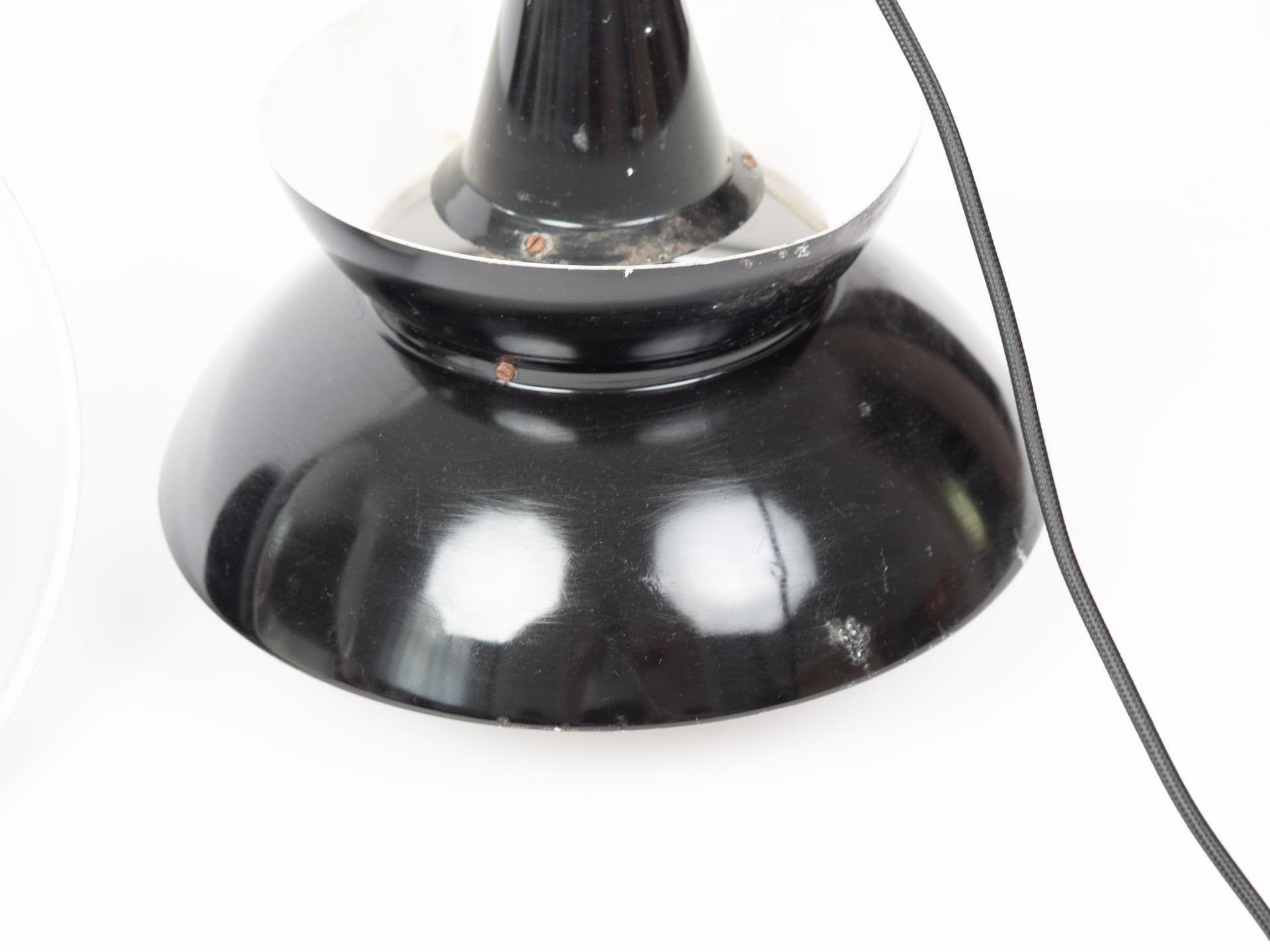 Para lamp wiszących Doo Wop, metal czarny złoty biały, Louis Poulsen, Dania, lata 50. - 363274