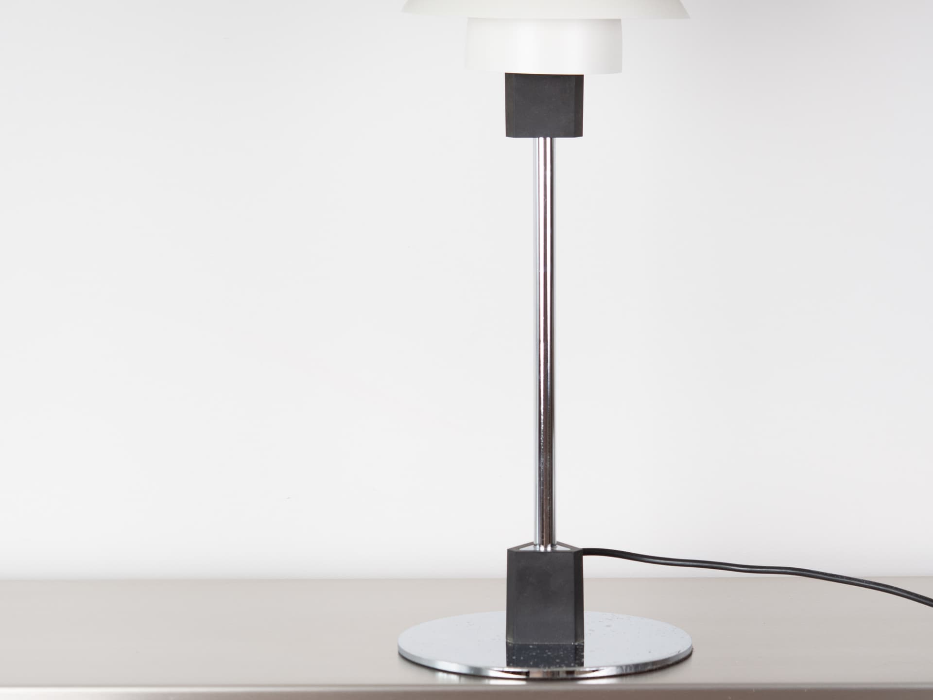 Lampa stołowa PH 4/3, metal biały, proj. P. Henningsen, Louis Poulsen, Dania, lata 70. - 363332