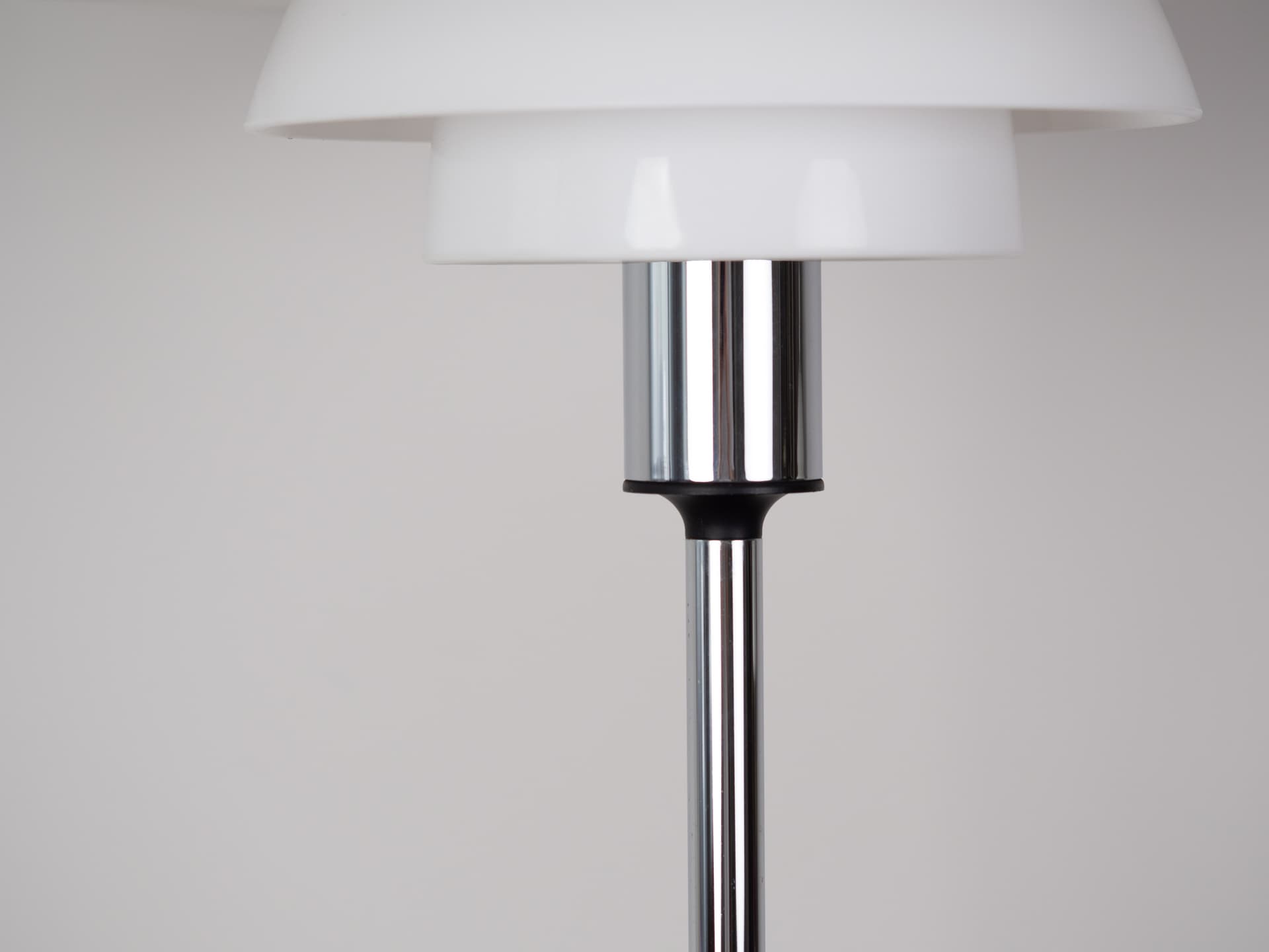 Lampa stołowa PH 80, metal biały czerwony srebrny czarny, proj. P. Henningsen, Louis Poulsen, Dania, lata 70. - 363357