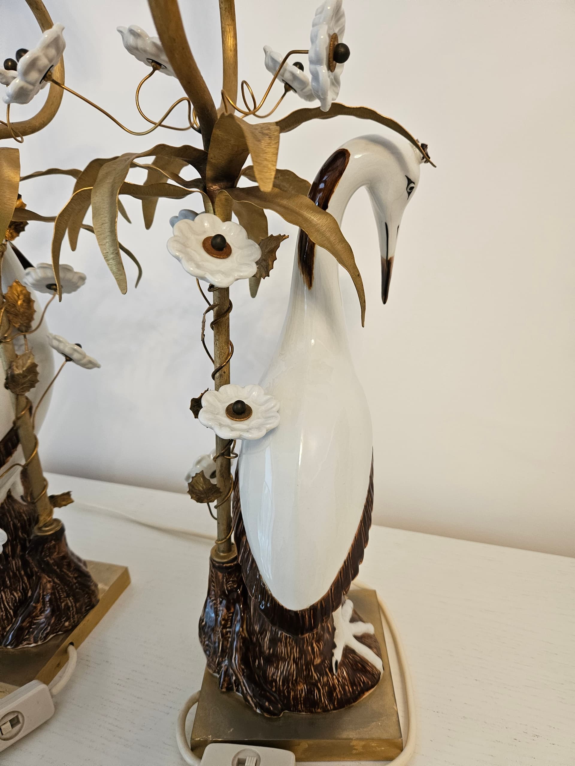Pair of table lamps, white porcelain, gold metal, Italy, 1970s. - 364096