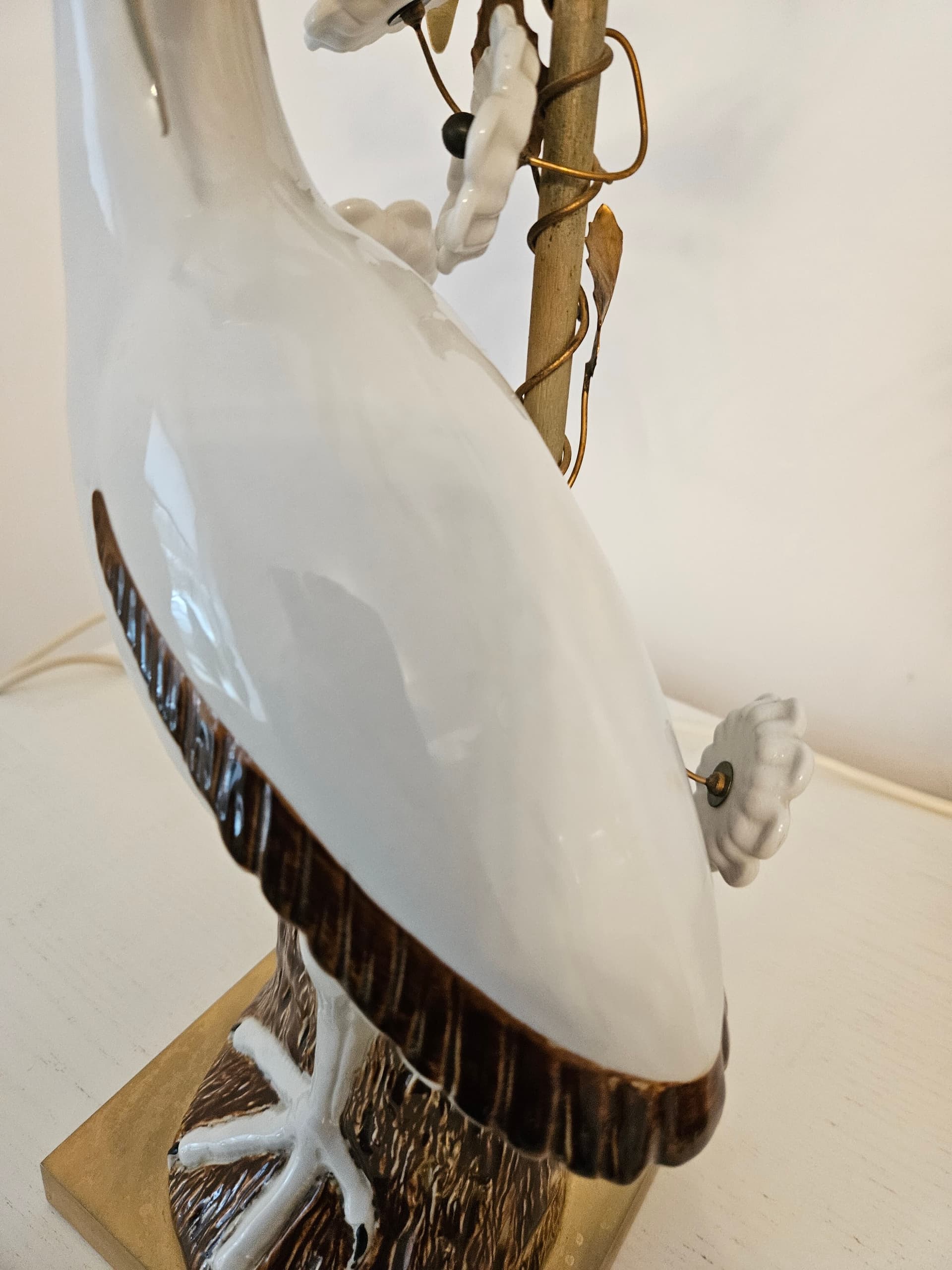 Pair of table lamps, white porcelain, gold metal, Italy, 1970s. - 364099