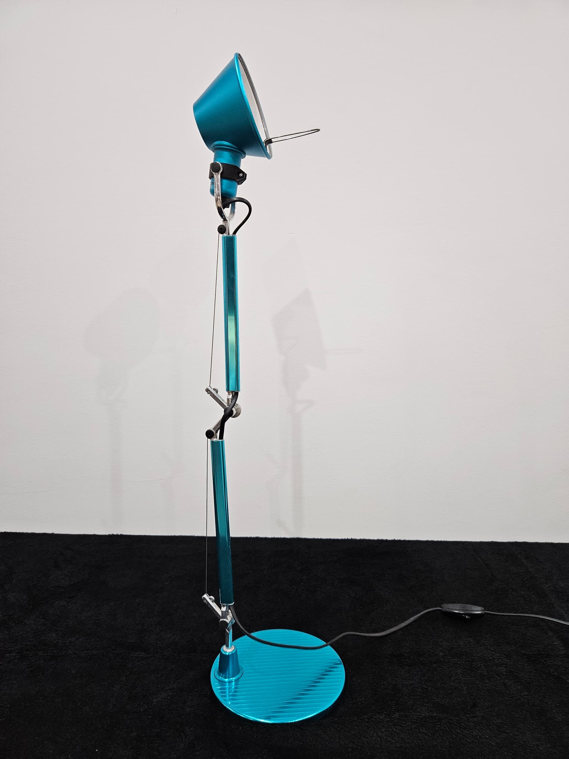 Desk lamp Tolomeo Micro, blue aluminium, by M. De Lucchi, G. Fassina, Artemide, Italy - 364183