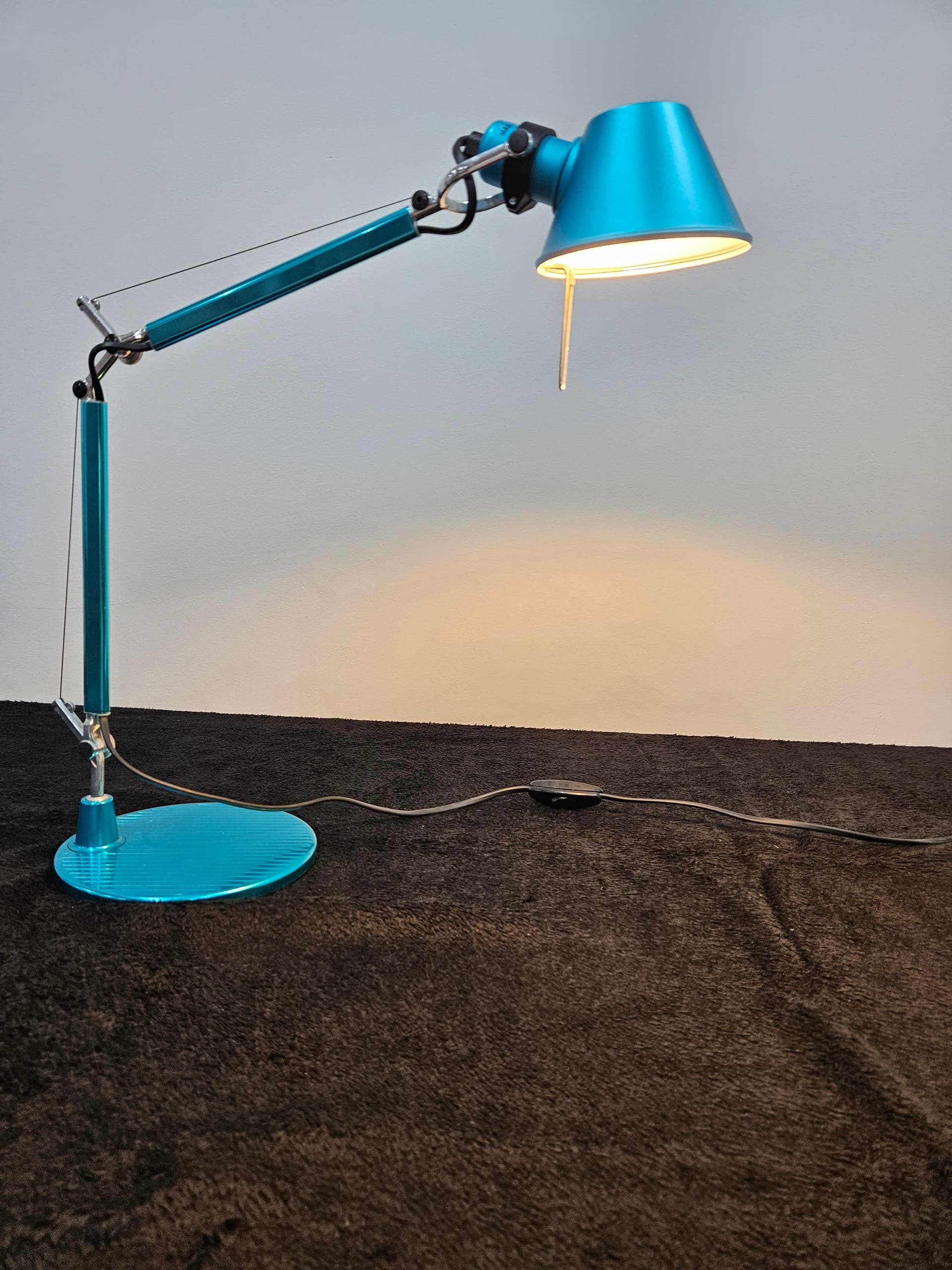 Desk lamp Tolomeo Micro, blue aluminium, by M. De Lucchi, G. Fassina, Artemide, Italy - 364187