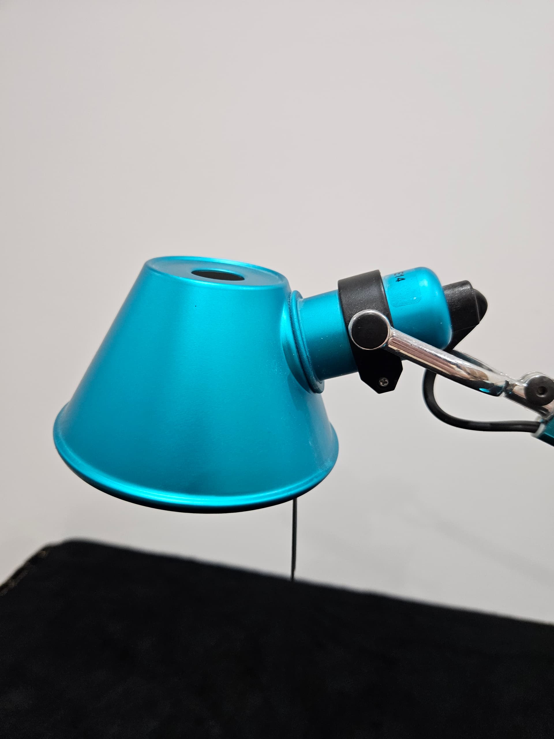 Desk lamp Tolomeo Micro, blue aluminium, by M. De Lucchi, G. Fassina, Artemide, Italy - 364180