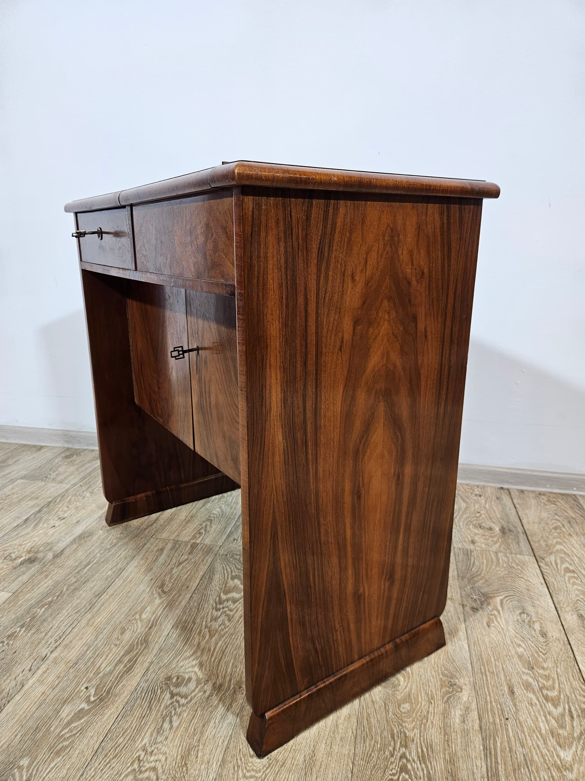 Sewing table Art Deco, brown walnut, Austria, 1940s. - 364212