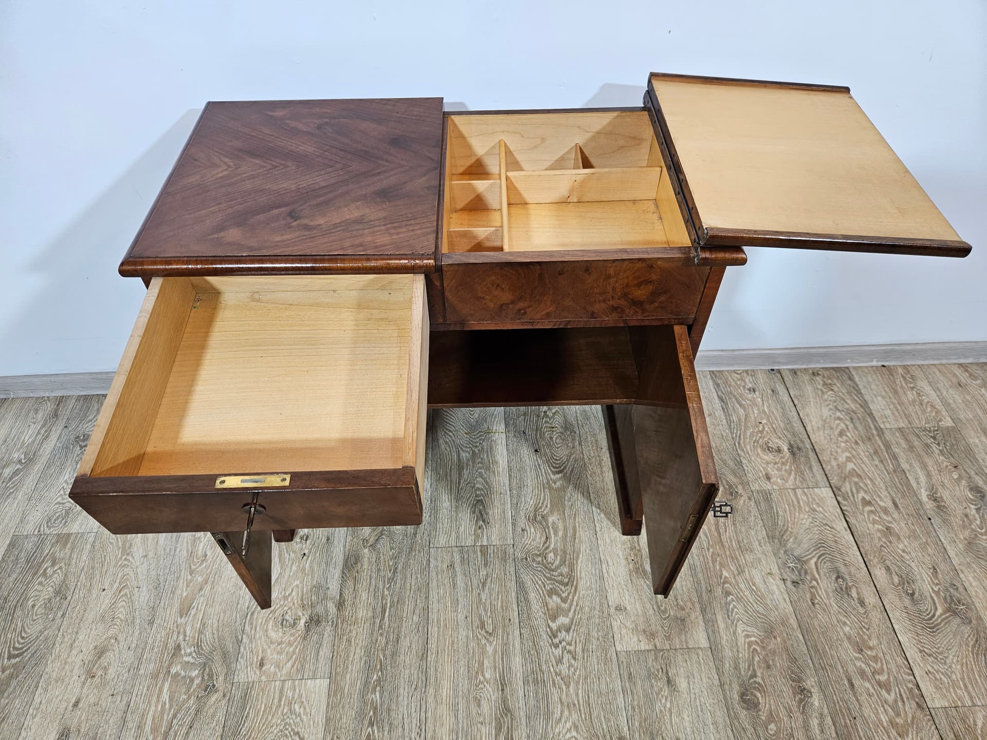 Sewing table Art Deco, brown walnut, Austria, 1940s. - 364215
