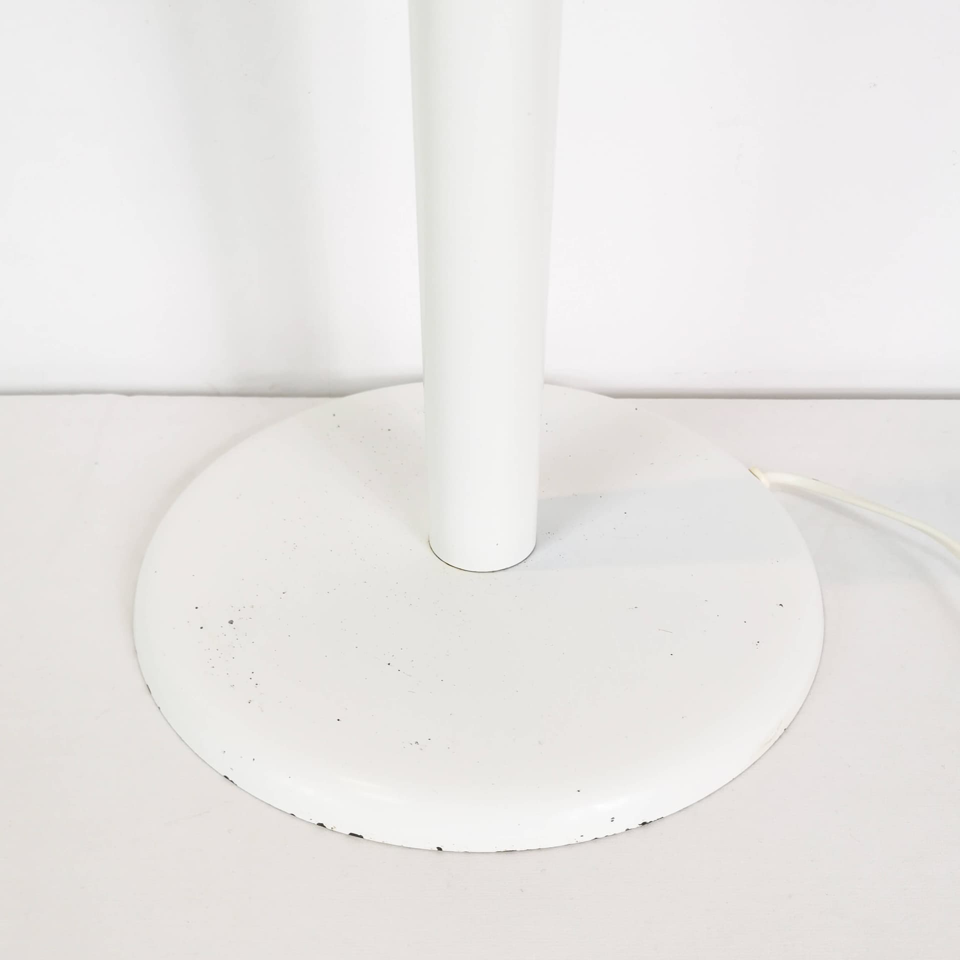 Floor lamp, white, metal, plastic, Denmark, 1970s. - 364268