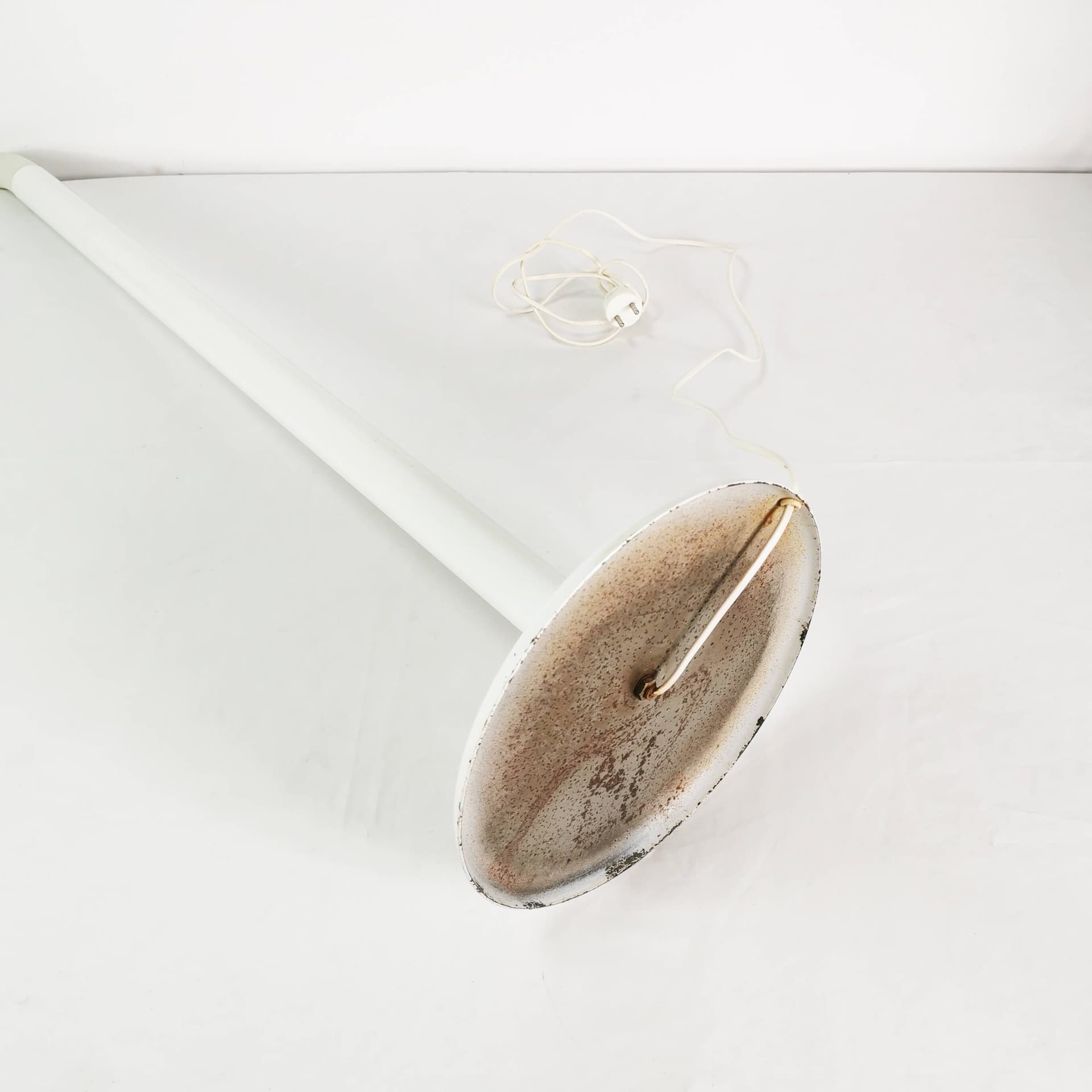Floor lamp, white, metal, plastic, Denmark, 1970s. - 364271