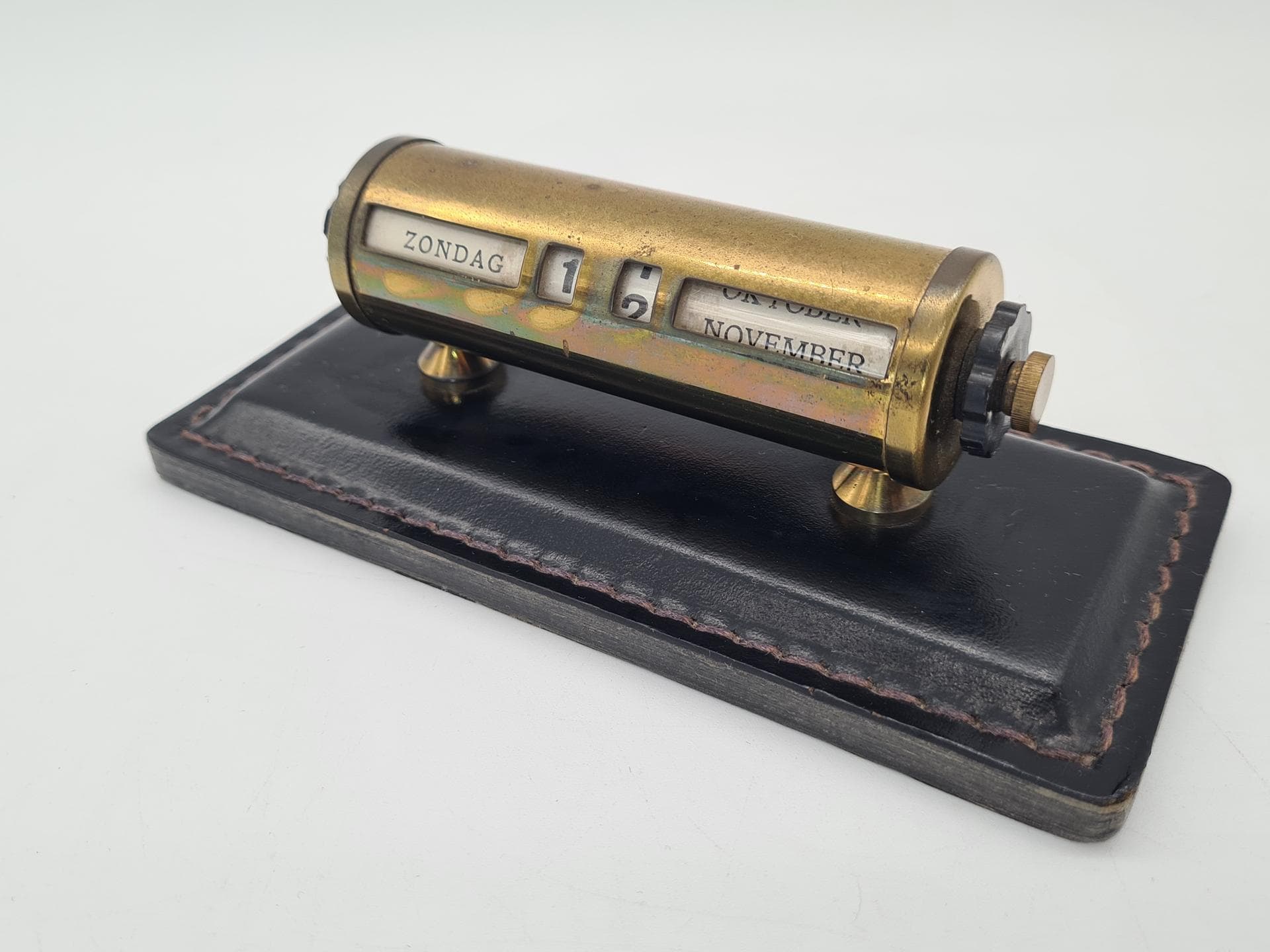 Perpetual Desk Calendar, gold brass, black leather, Netherlands, 1960s. - 364341