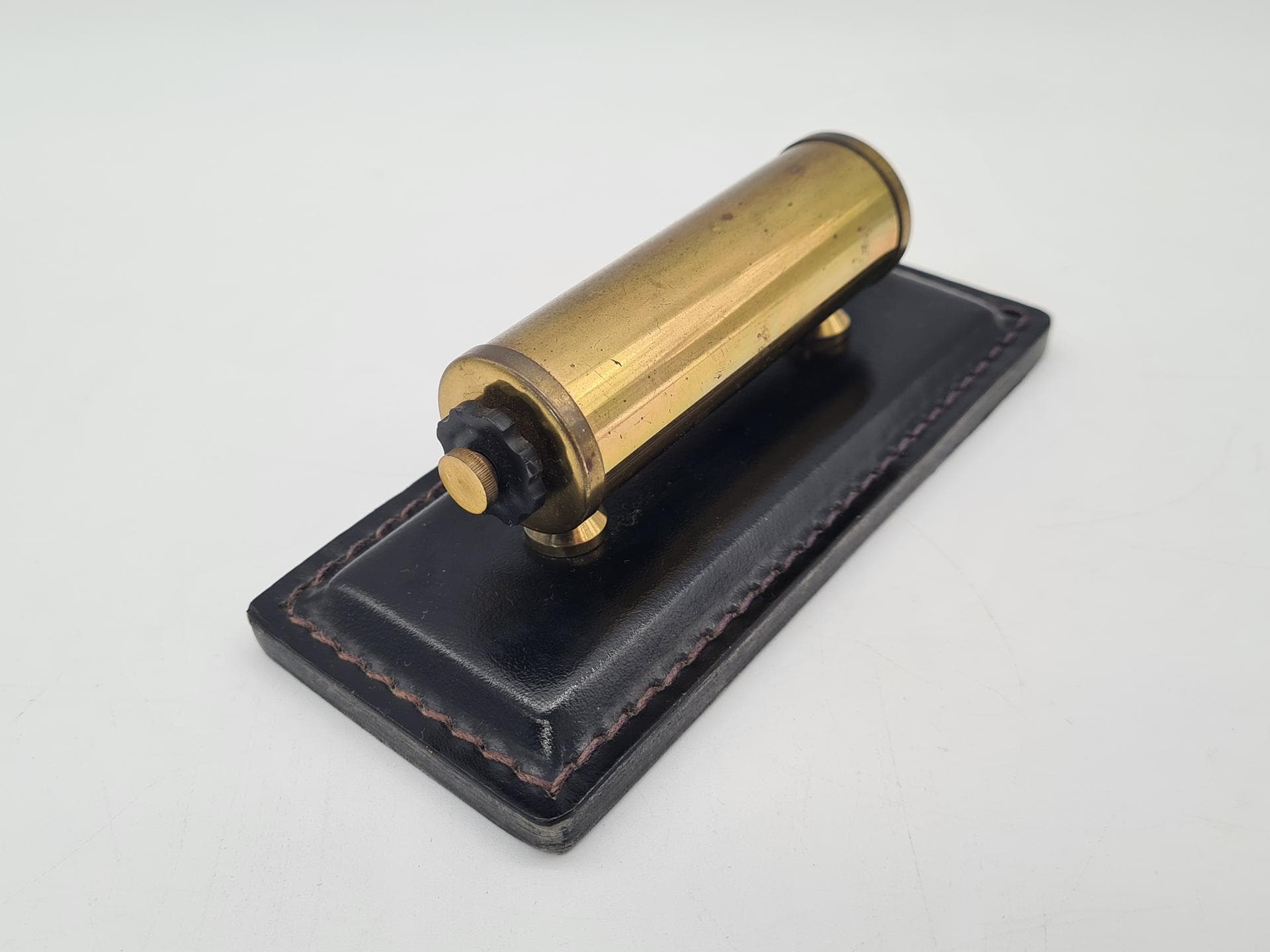 Perpetual Desk Calendar, gold brass, black leather, Netherlands, 1960s. - 364345