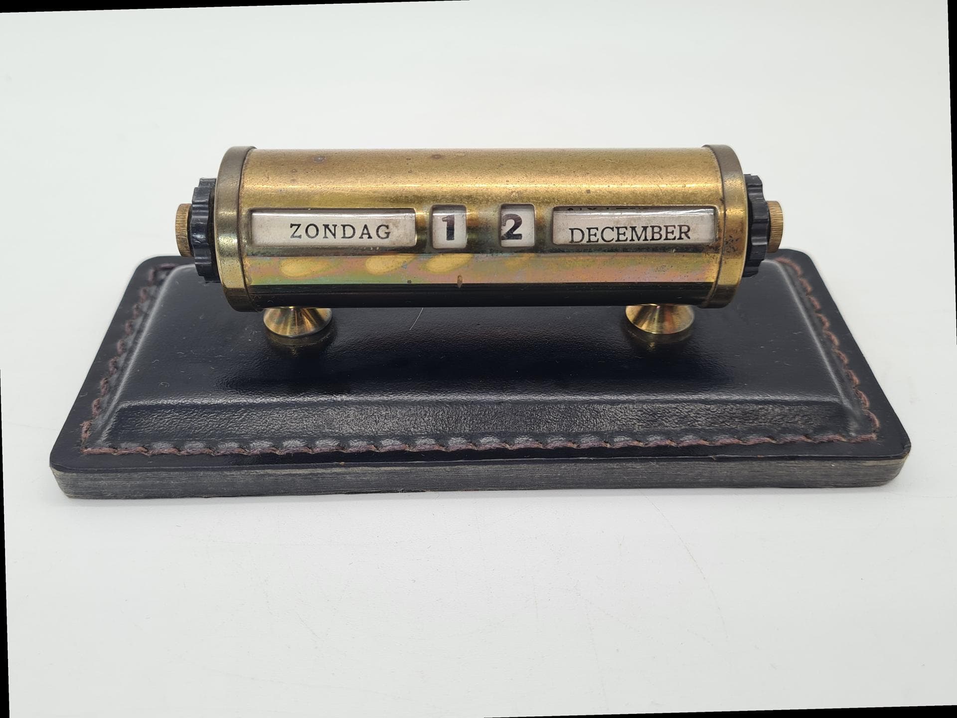 Perpetual Desk Calendar, gold brass, black leather, Netherlands, 1960s. - 364347