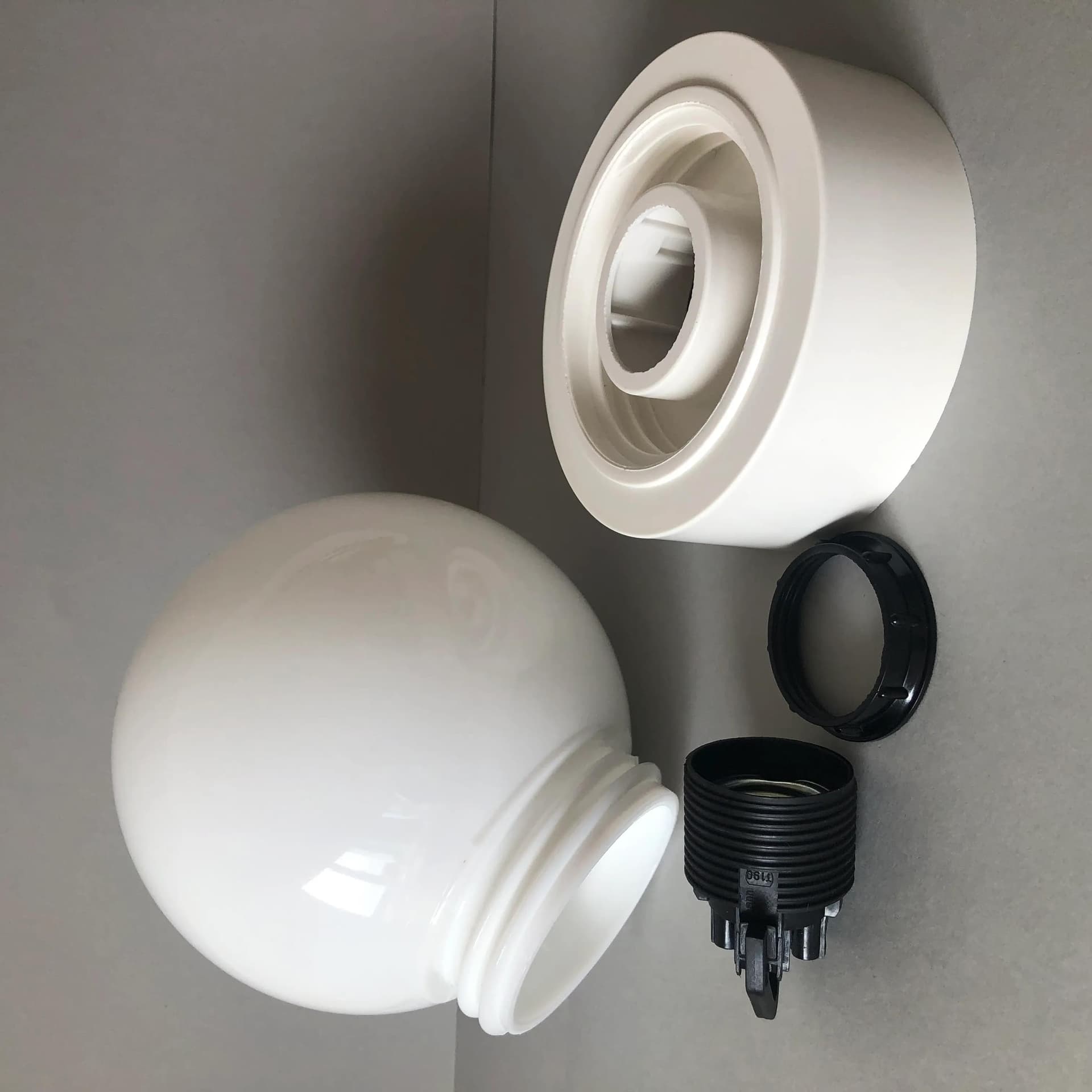 Biały, minimalistyczny kinkiet bakelitowo-szklany, Holandia, lata 90. - 26614