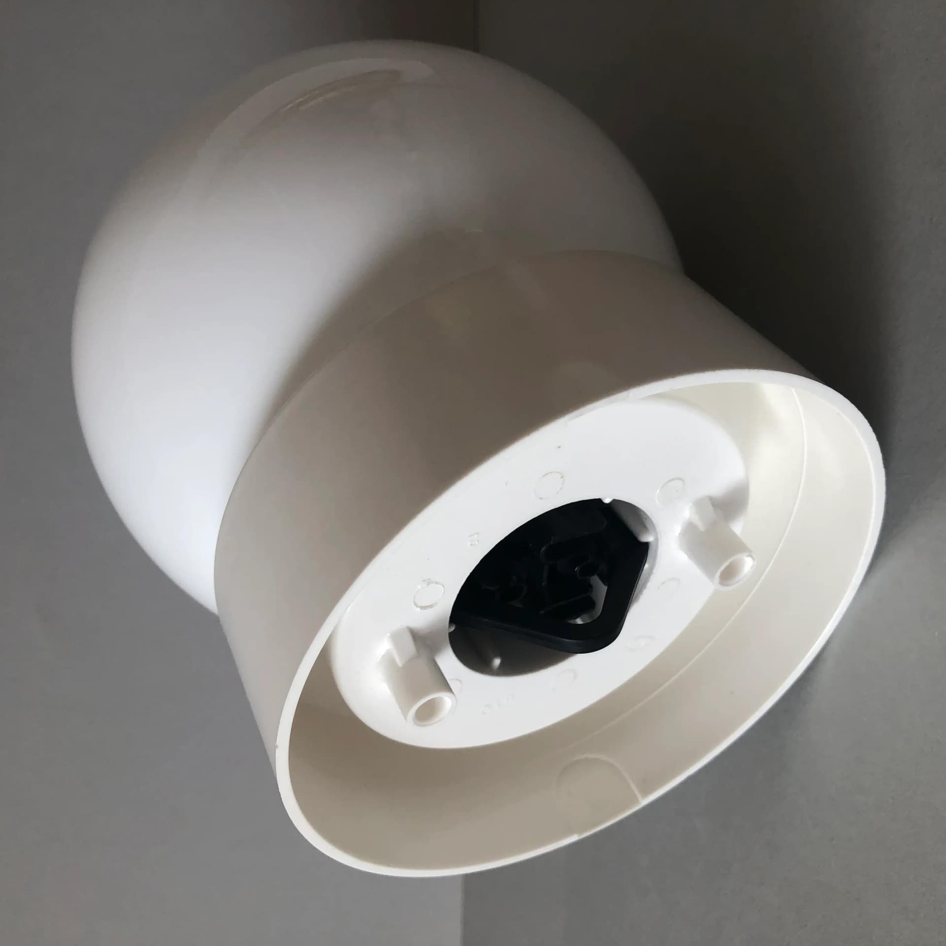 Biały, minimalistyczny kinkiet bakelitowo-szklany, Holandia, lata 90. - 26615