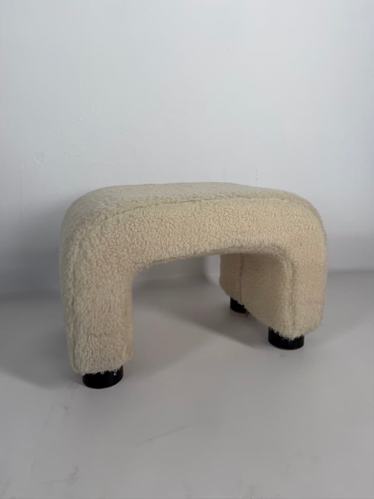 Puf bouclé kremowy, Dania, lata 90. - 364384