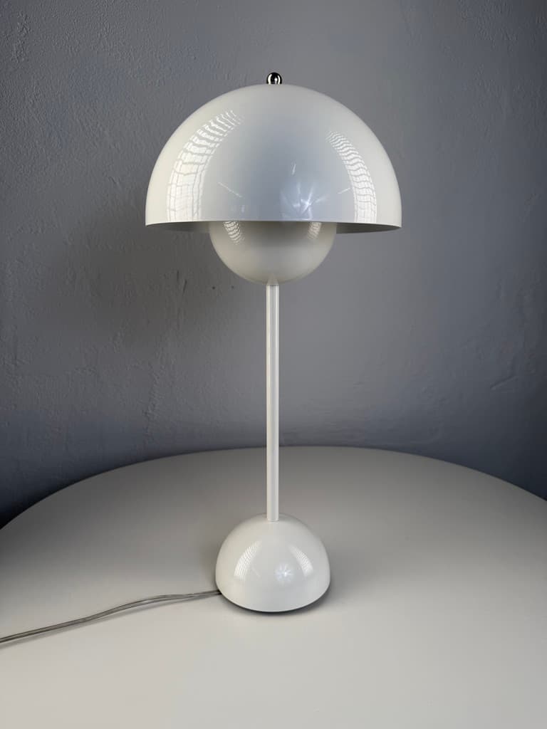 Table lamp Flowerpot VP3, white metal, by V. Panton, &Tradition, Denmark, 1960s. - 364639