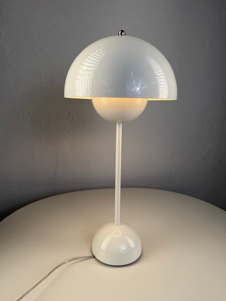 Table lamp Flowerpot VP3, white metal, by V. Panton, &Tradition, Denmark, 1960s. - 364642