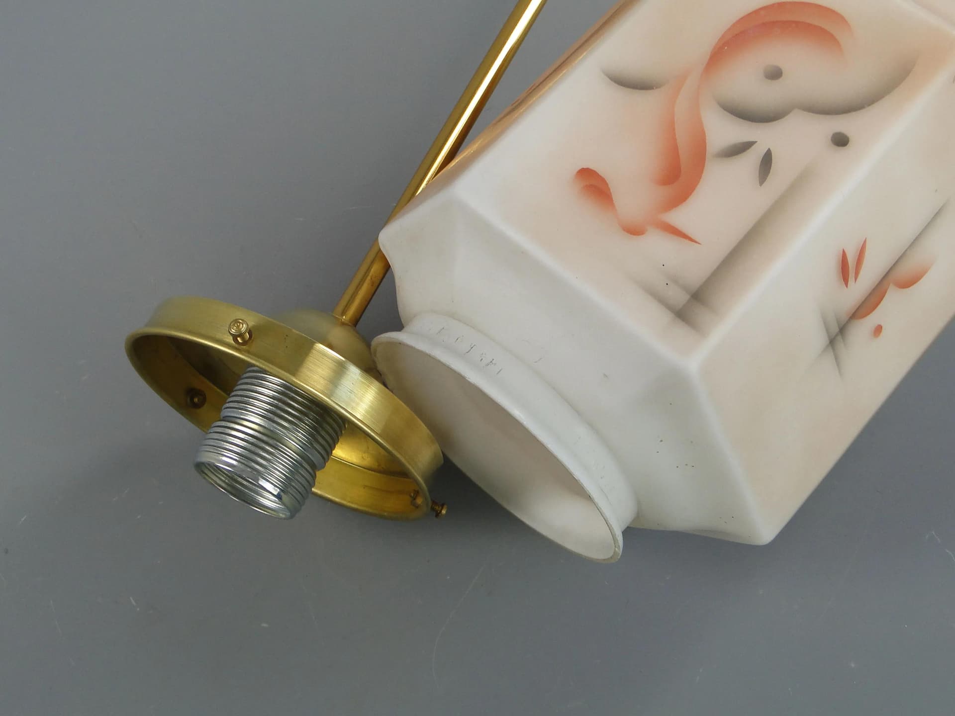 Lampa wisząca Art déco, szkło ivory white, mosiądz, Polska, lata 20. - 26643