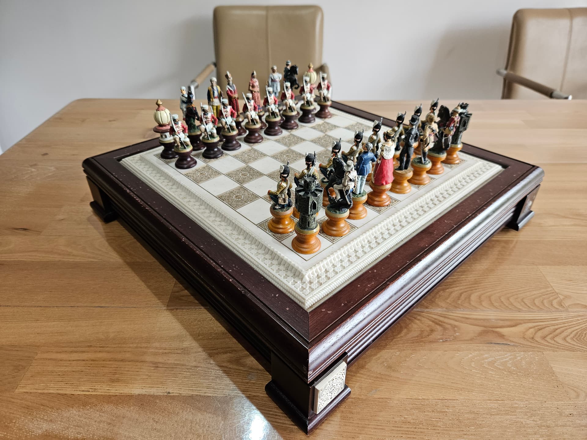 Chess set Raj, brown mahogany, beige marble, Franklin Mint, USA, 1980s. - 364984