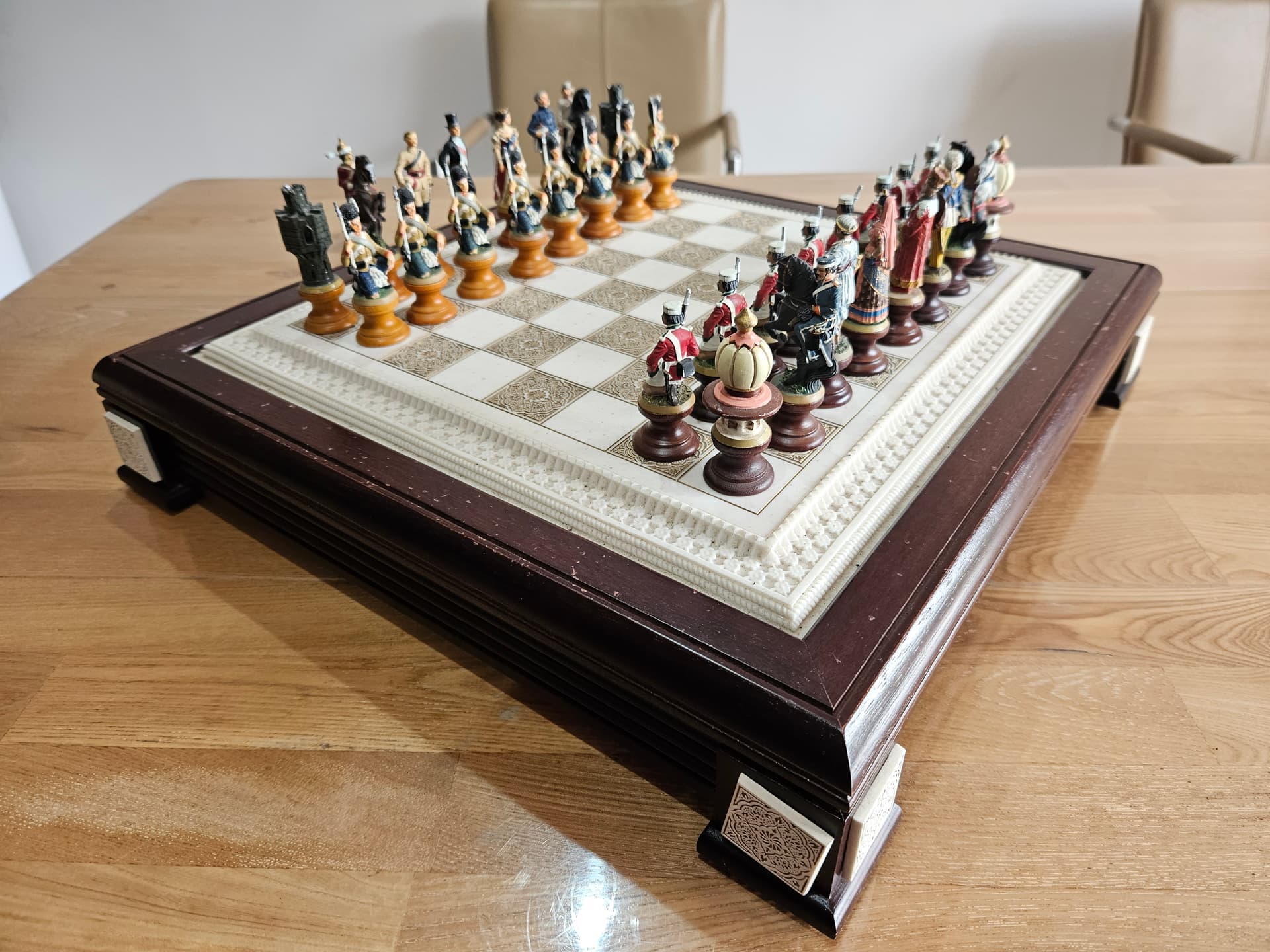 Chess set Raj, brown mahogany, beige marble, Franklin Mint, USA, 1980s. - 364985