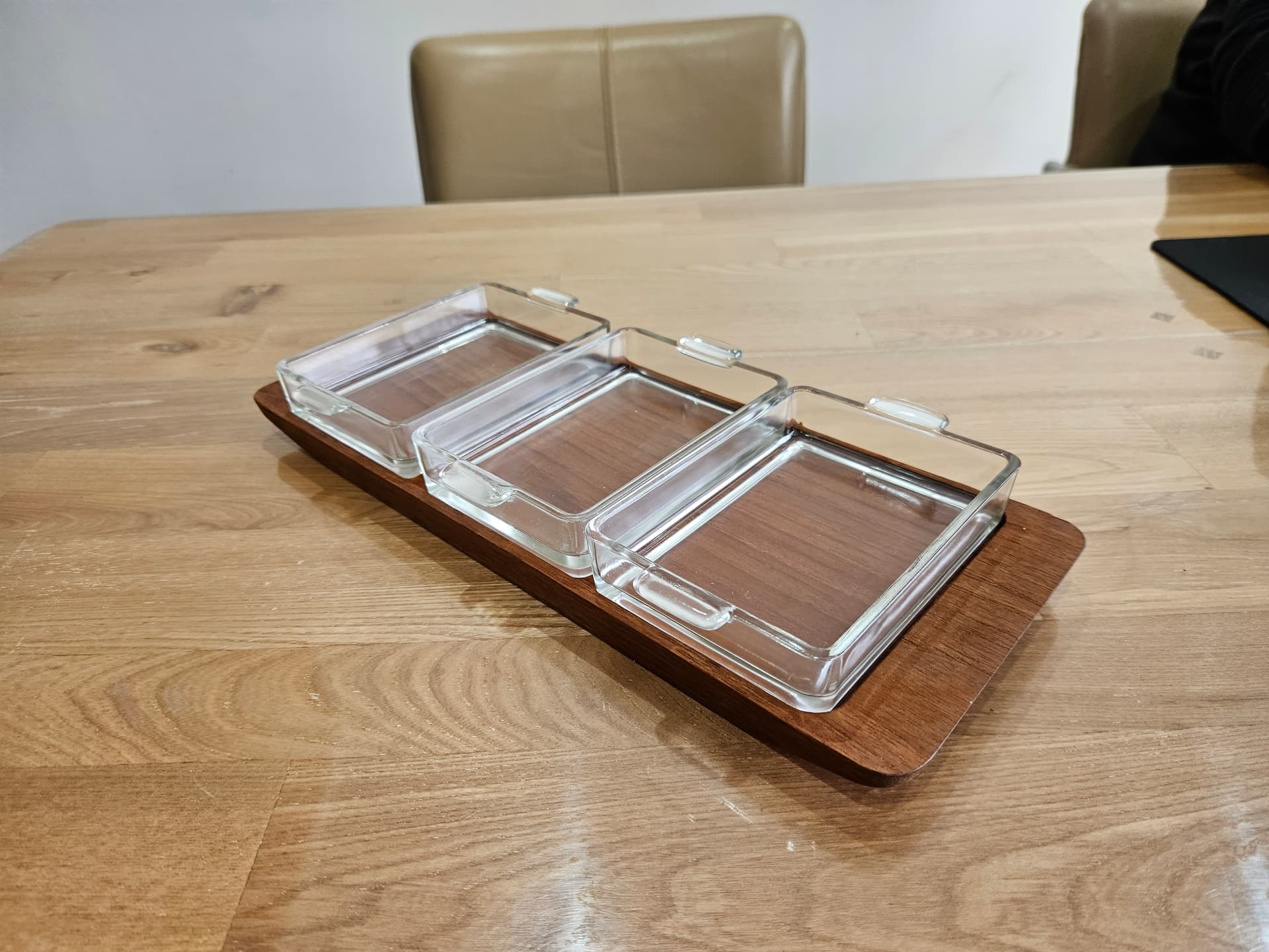 Serving set, ARTIFORM Siam, brown teak, clear glass, Denmark, 1960s. - 365025