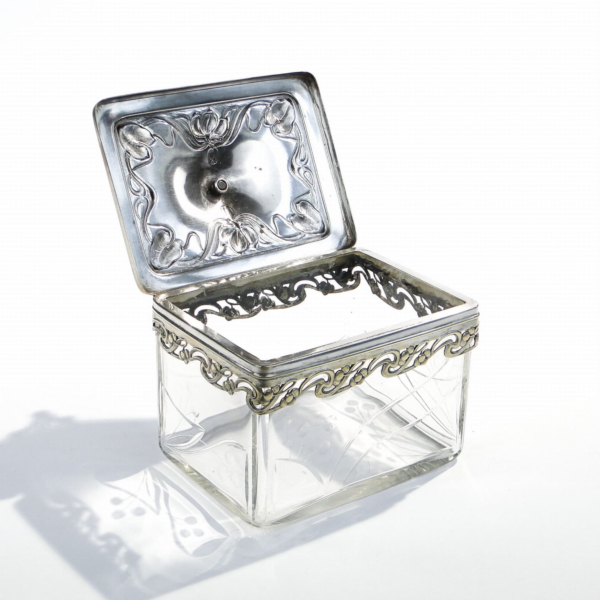 Biscuit box Art Nouveau, clear crystal, brass gold, silver, by A. Mayer, WMF, Germany, early 20th c. - 365218