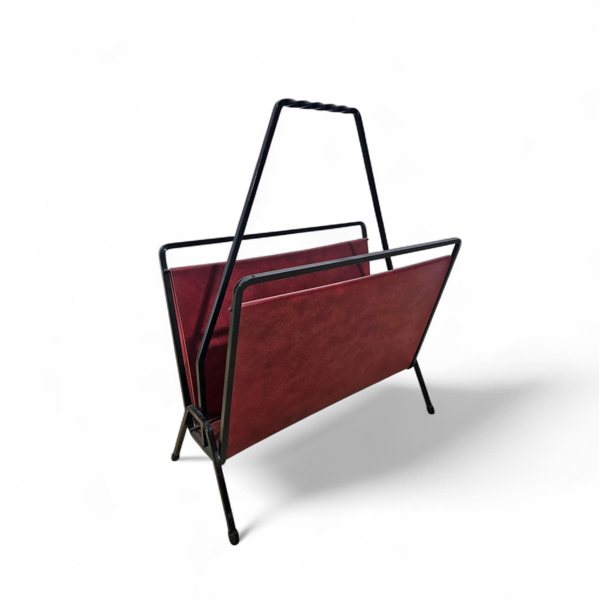 Magazine rack, burgundy leather, black metal, Germany, 1960s. - 365999