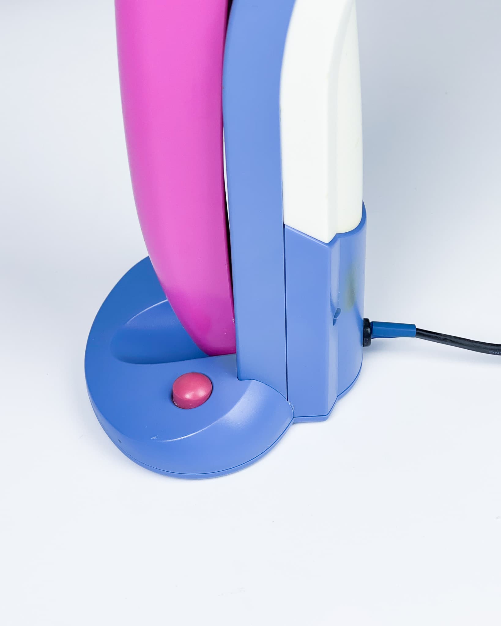 Desk lamp Toucan, blue pink white, plastic, by H.T. Huang, Taiwan, 1980s. - 366204